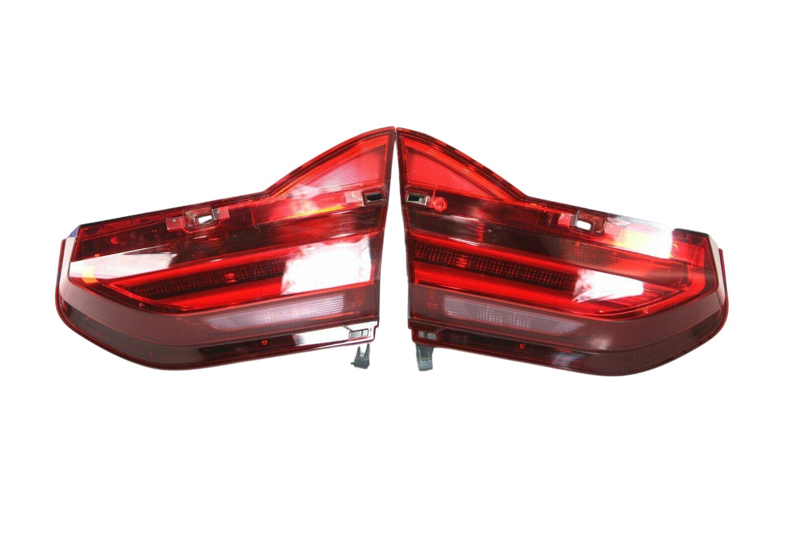 BMW 7 (G11 / G12) Rear/tail lights set BMW 7 SERIES Rear/tail lights set OEM 2583243

...