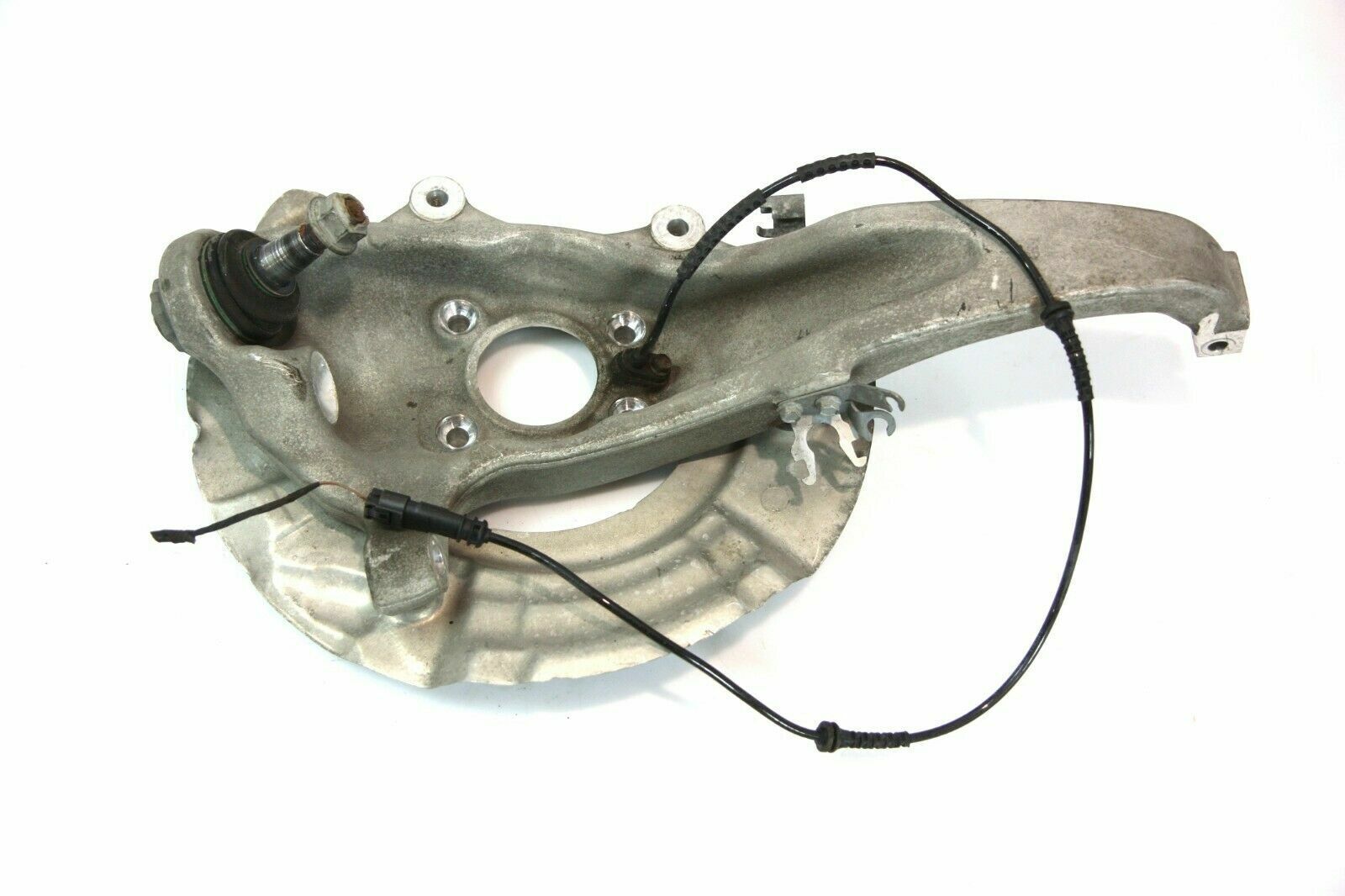 BMW 7 (G11 / G12) Front wheel hub BMW 7 SERIES Front wheel hub OEM 10799KM

Part ...