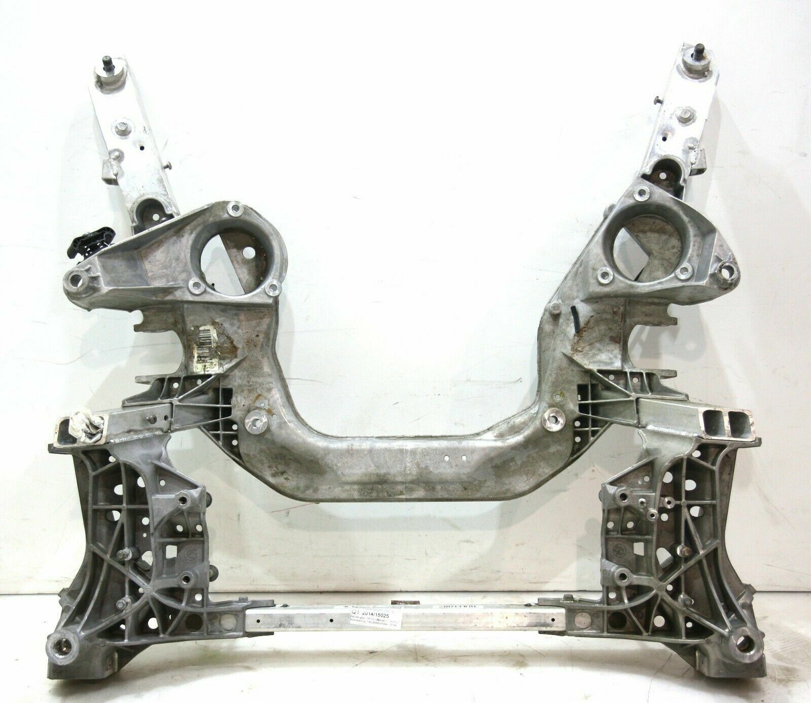 BMW 6 (F06 / F12 / F13) Front subframe BMW 6 SERIES Front subframe OEM 31116799321

Pa...