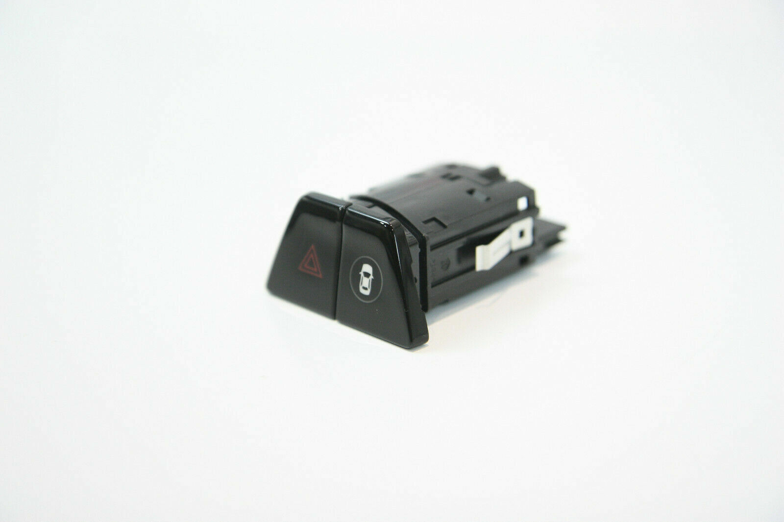 BMW 5 (G30 / G31) Аварийный сигнал Переключатель BMW M5 Hazard Light Switch OEM 61316993047

Par...