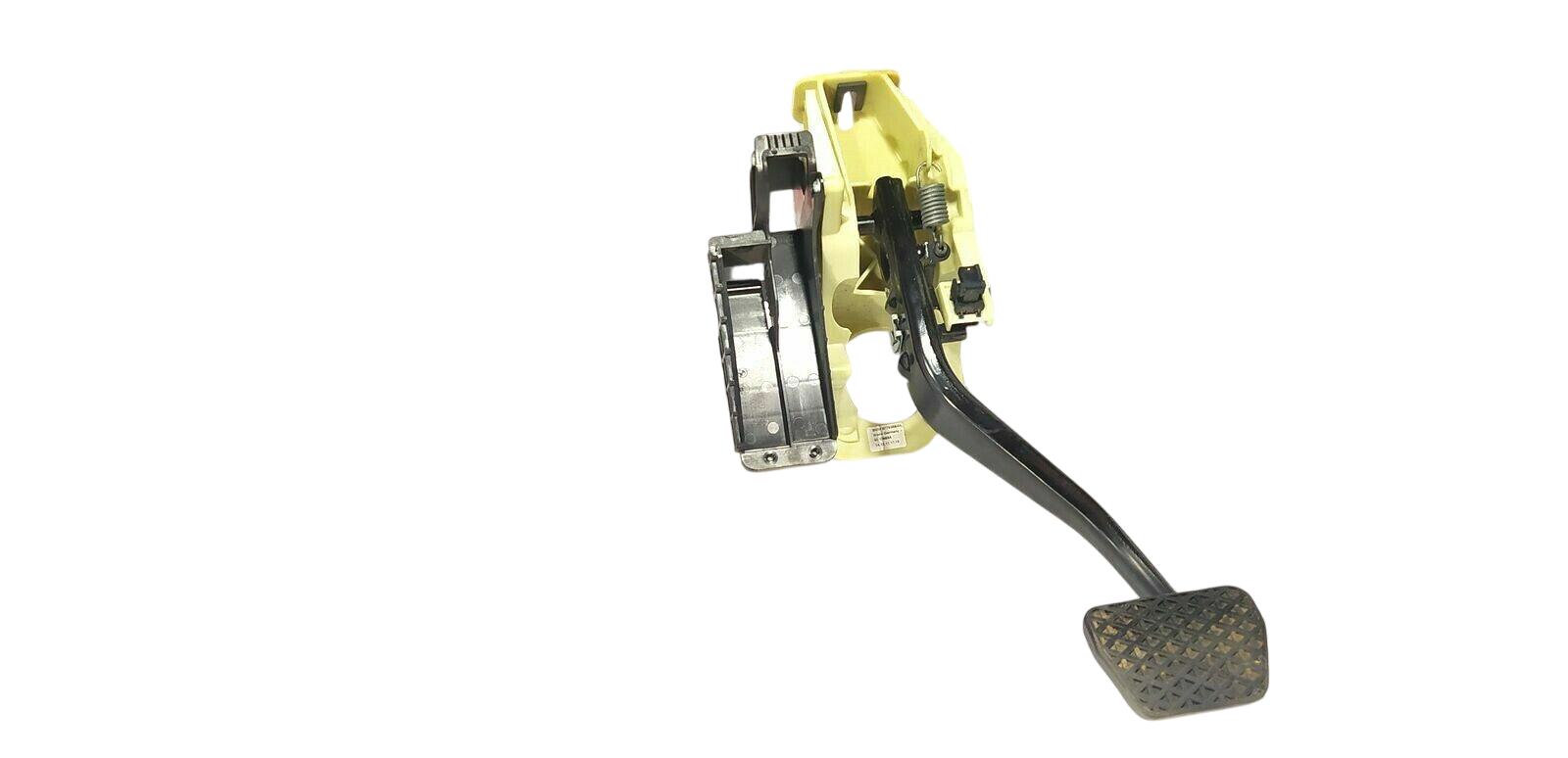 BMW 5 (F10 / F11) Brake pedal BMW 5 SERIES GT Brake Pedal OEM 35006775368

Pa...