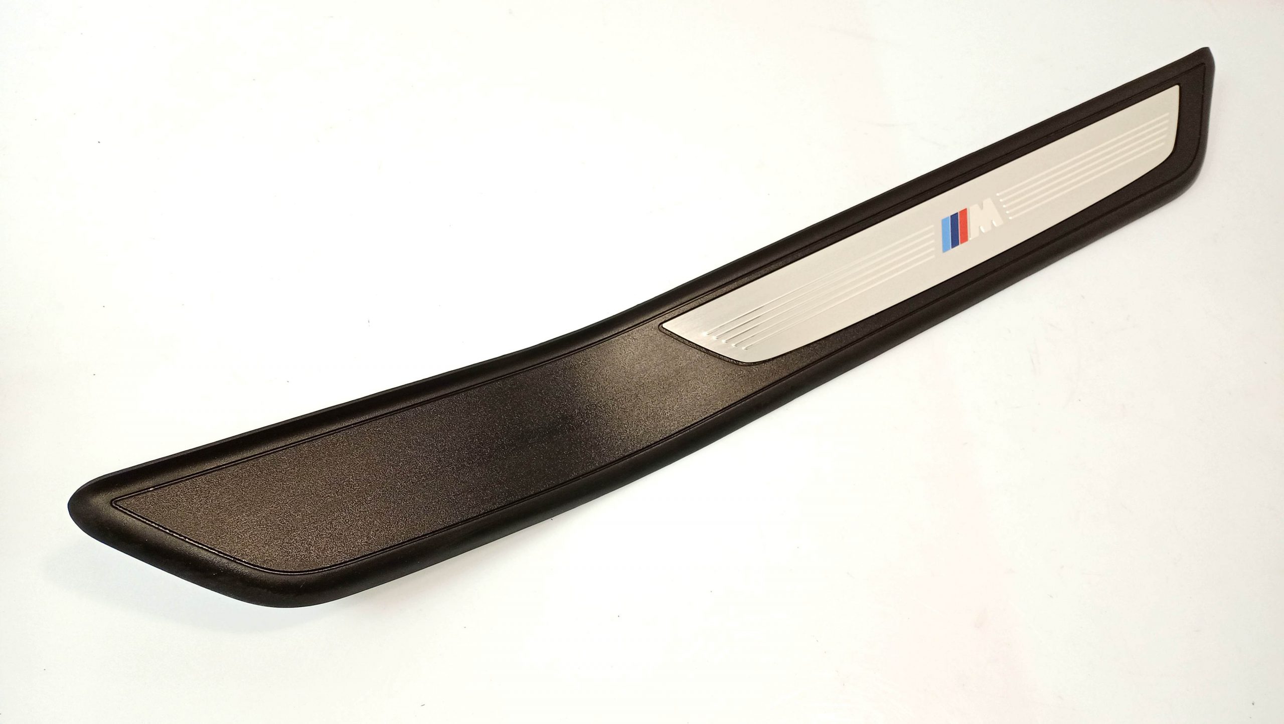 BMW 7 (G11 / G12) Front sill trim cover BMW 7 SERIES Front sill trim cover OEM 51477190...