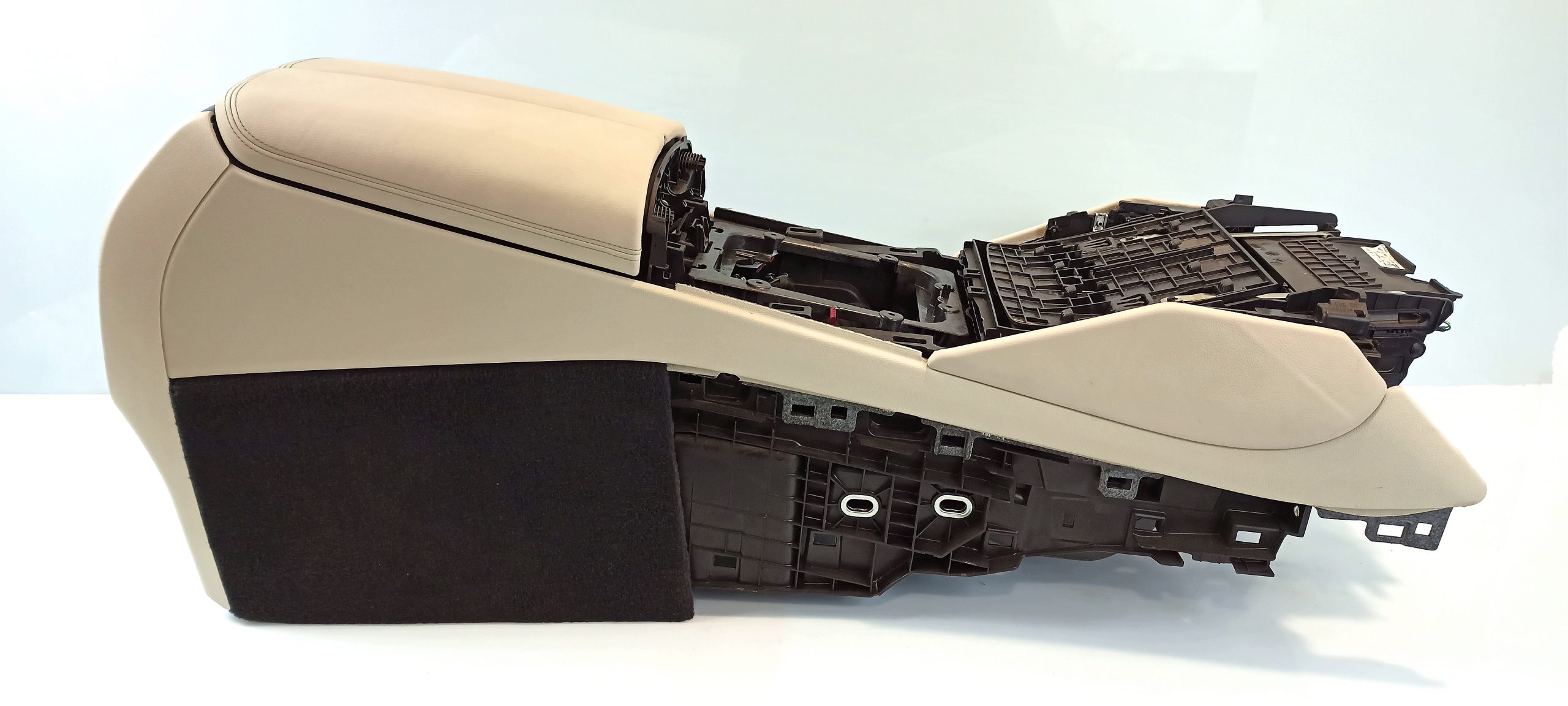 BMW X6 (G06) center console BMW X6 center console OEM 51166810497

Part cod...