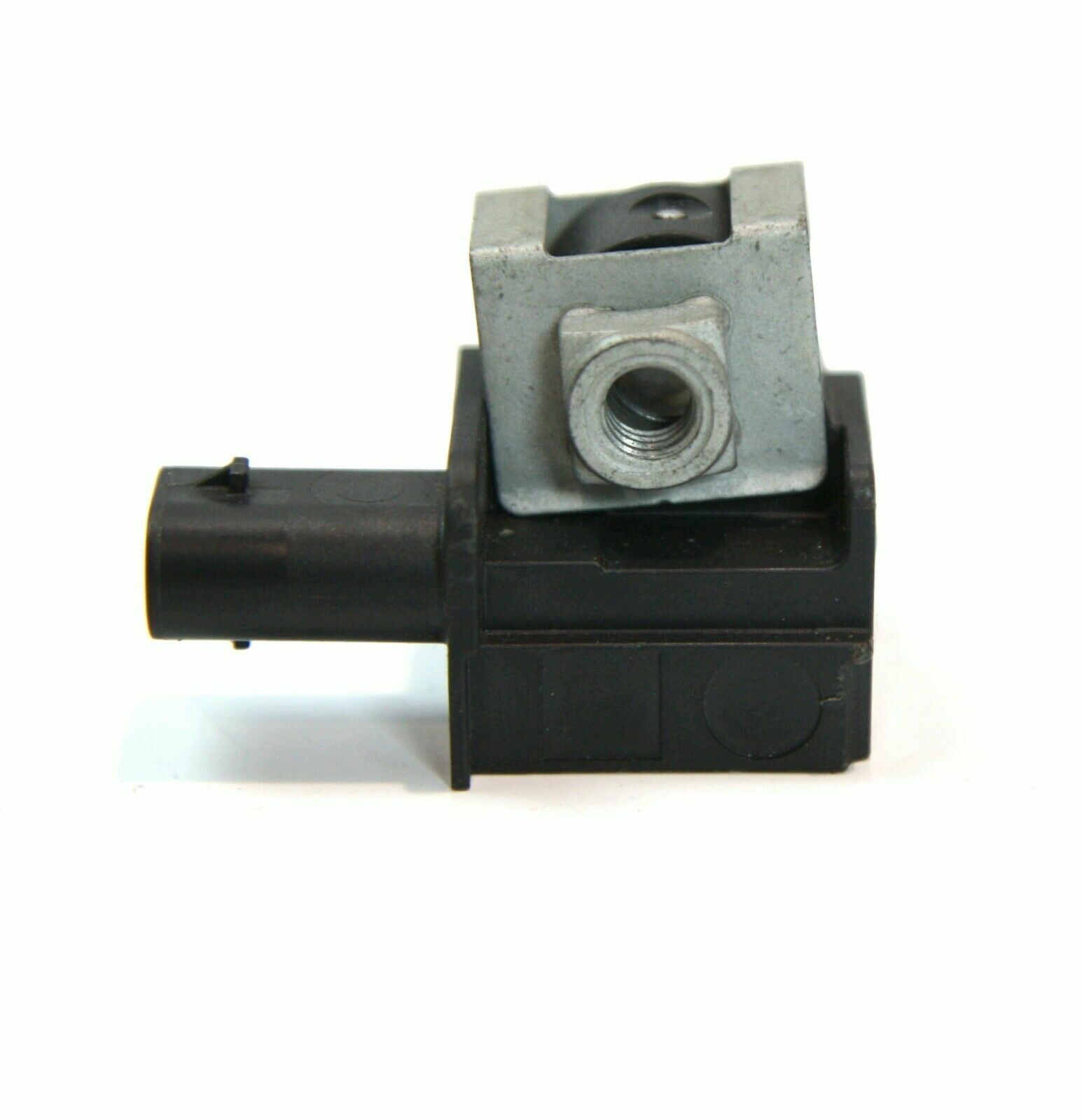 BMW 6 (F06 / F12 / F13) Airbag deployment crash/impact sensor BMW 6 SERIES Airbag deployment crash/impact sen...