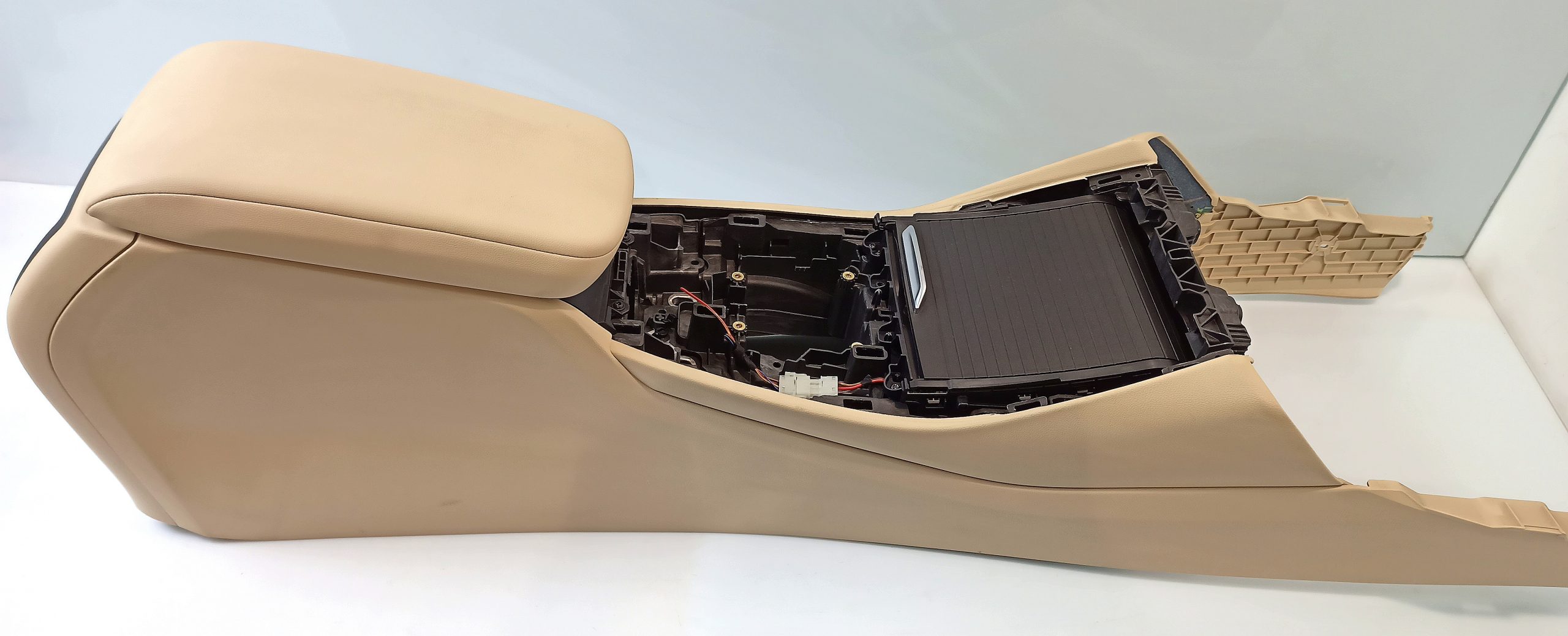 BMW iX3 (NA5) center console BMW IX3 center Console OEM 51165A03A72

Part co...
