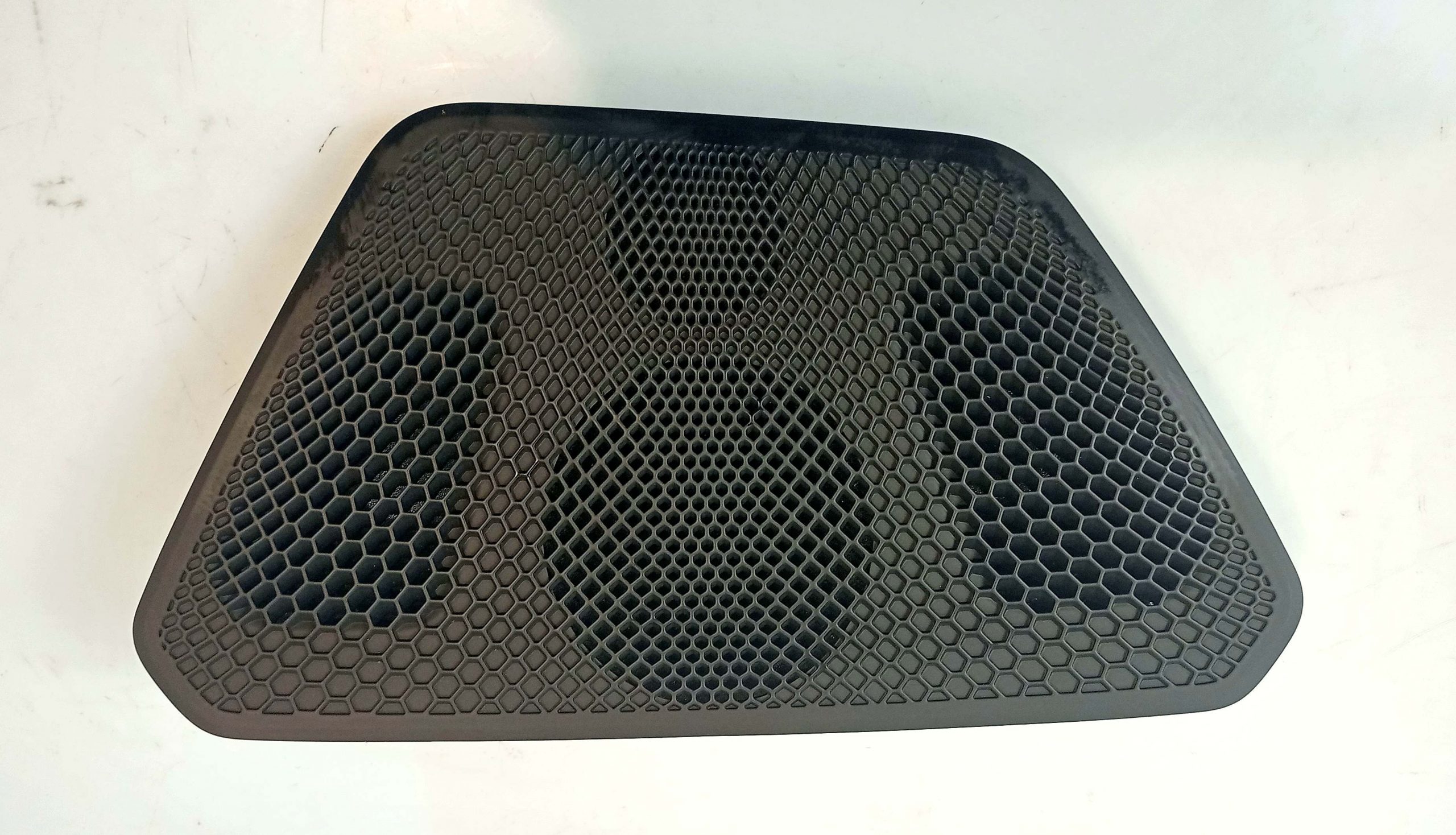 BMW 3 (G20 / G21) Dash center speaker trim cover BMW 3 SERIES Dash center speaker trim cover OEM...