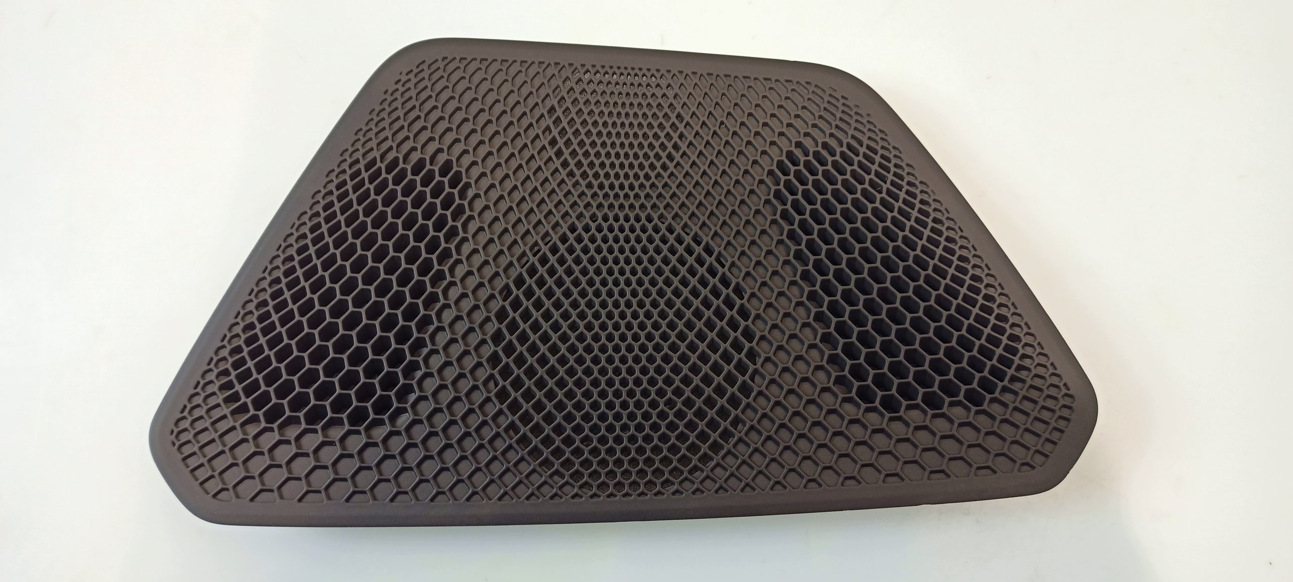 BMW 3 (G20 / G21) Dash center speaker trim cover BMW 3 SERIES Dash center speaker trim cover OEM...