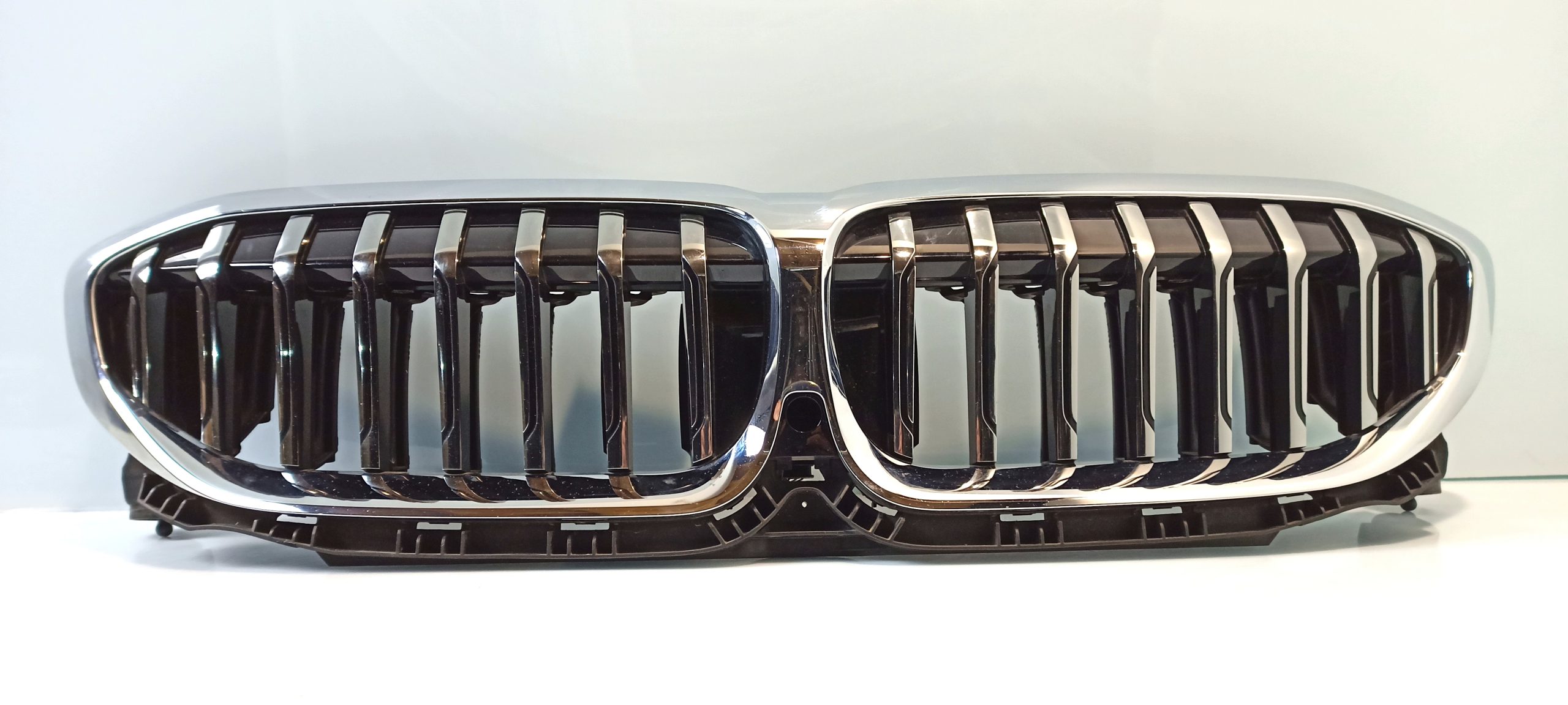 BMW 3 (G20 / G21) Front bumper upper radiator grill BMW 3 SERIES Front bumper upper radiator grill ...
