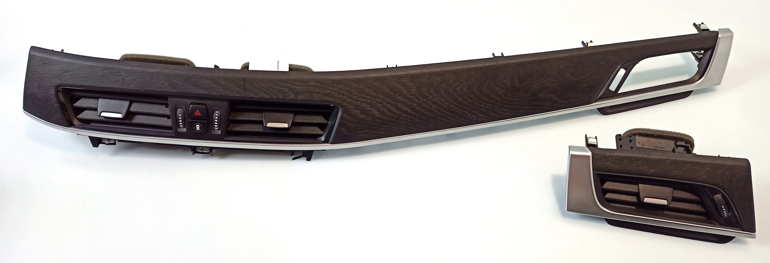 BMW X2 (F39) Dashboard Trim BMW X2 F39 Dashboard Trim OEM 51456847560

Part...