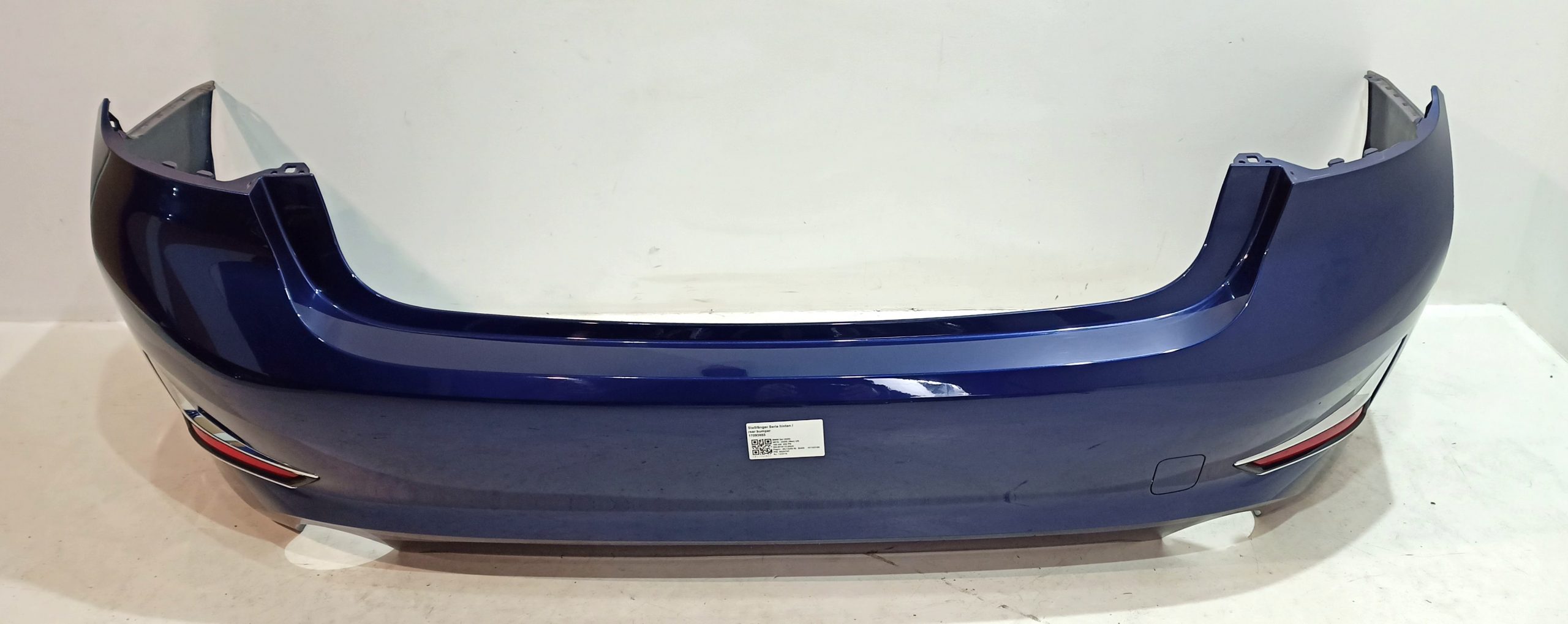 BMW 3 (G20 / G21) Rear bumper trim bar molding BMW 3 SERIES Rear bumper trim bar molding OEM 5...