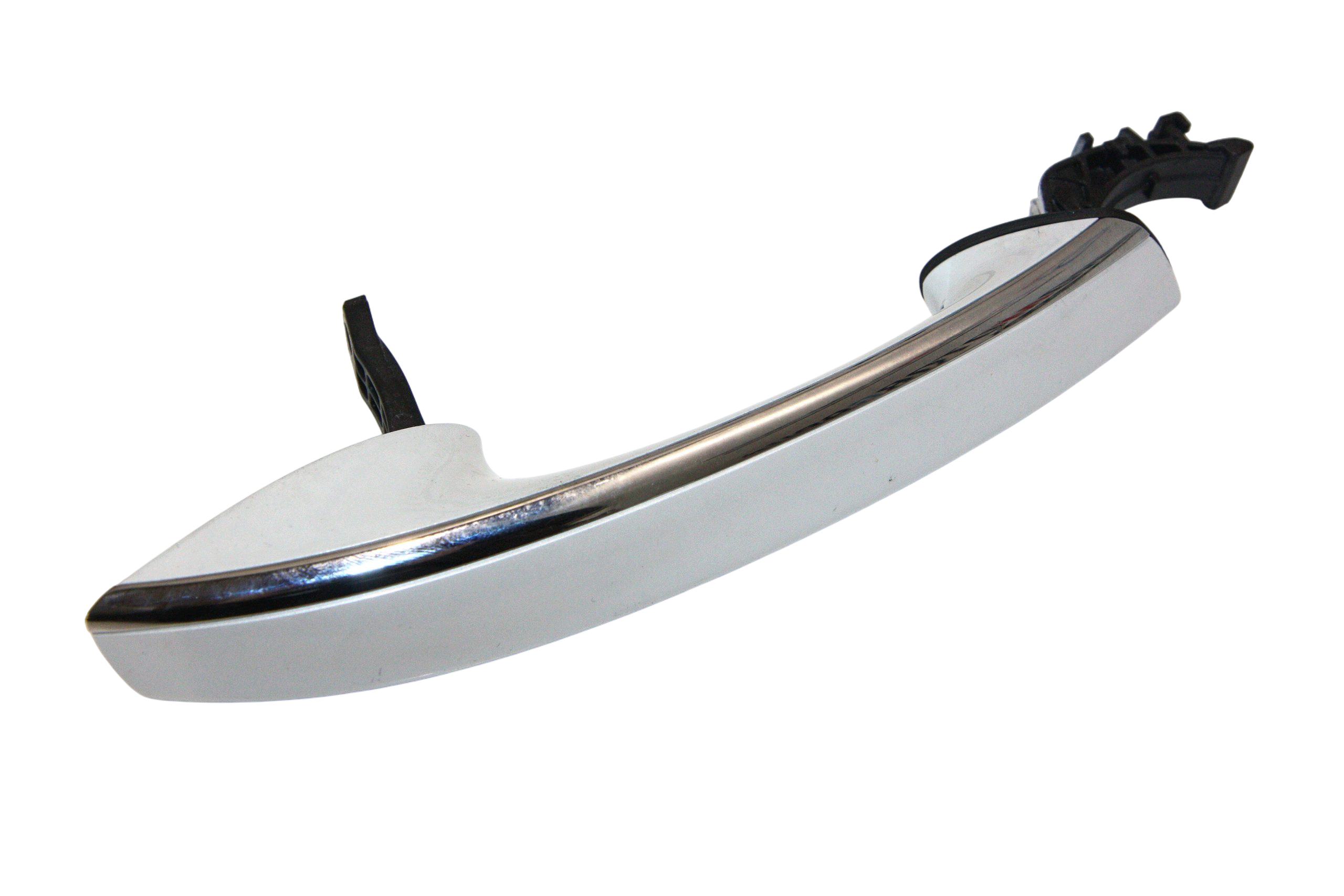BMW 7 (G11 / G12) Front door handle cover BMW 7 SERIES Front door handle cover OEM 512174...