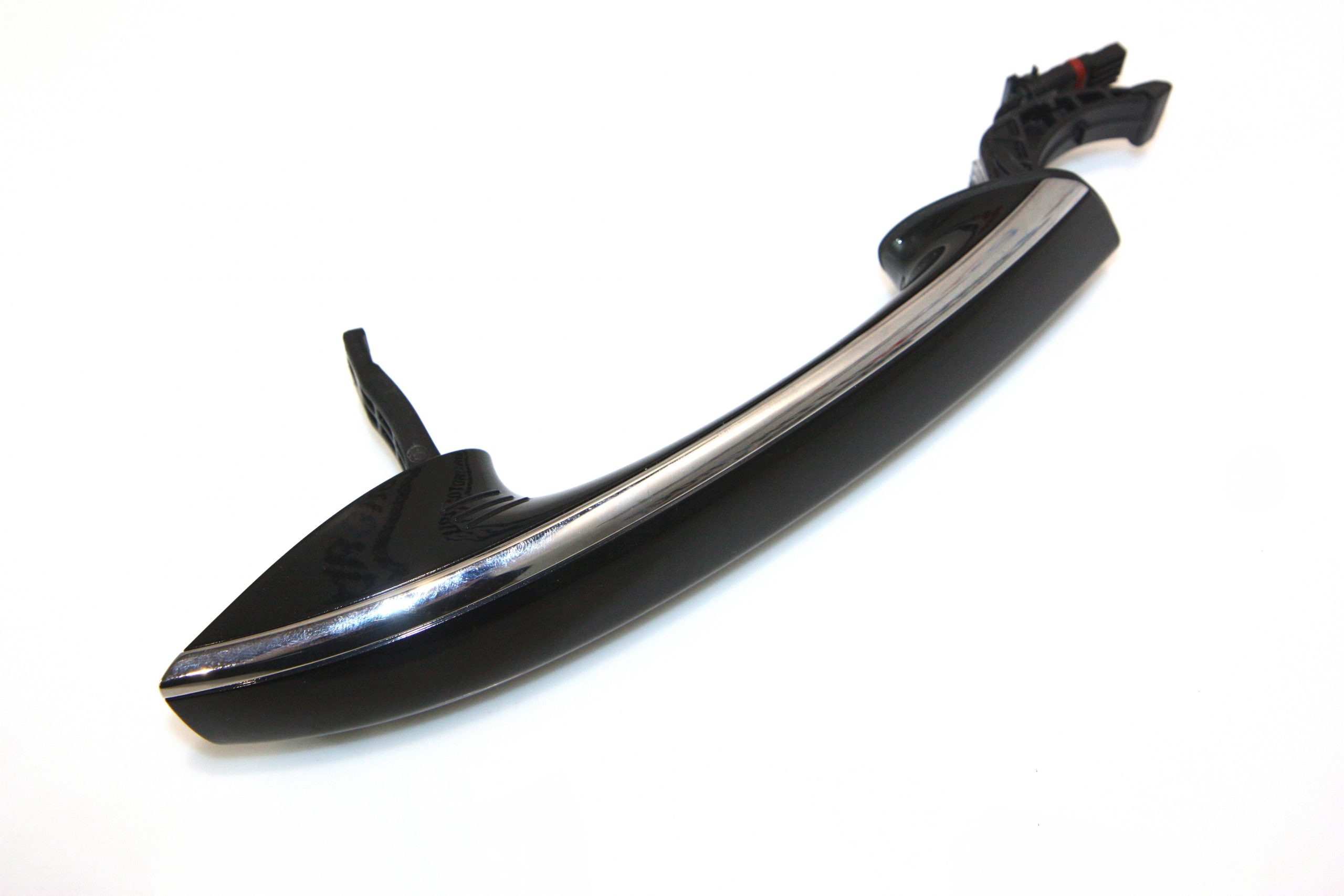 BMW 7 (G11 / G12) Front door handle cover BMW 7 SERIES Front door handle cover OEM 512174...