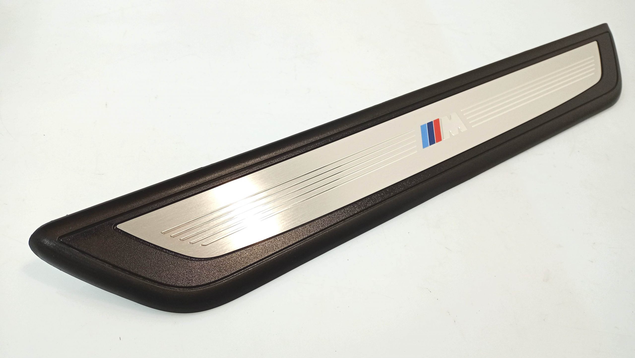 BMW 7 (G11 / G12) Front sill trim cover BMW 7 SERIES Front sill trim cover OEM 51477181...