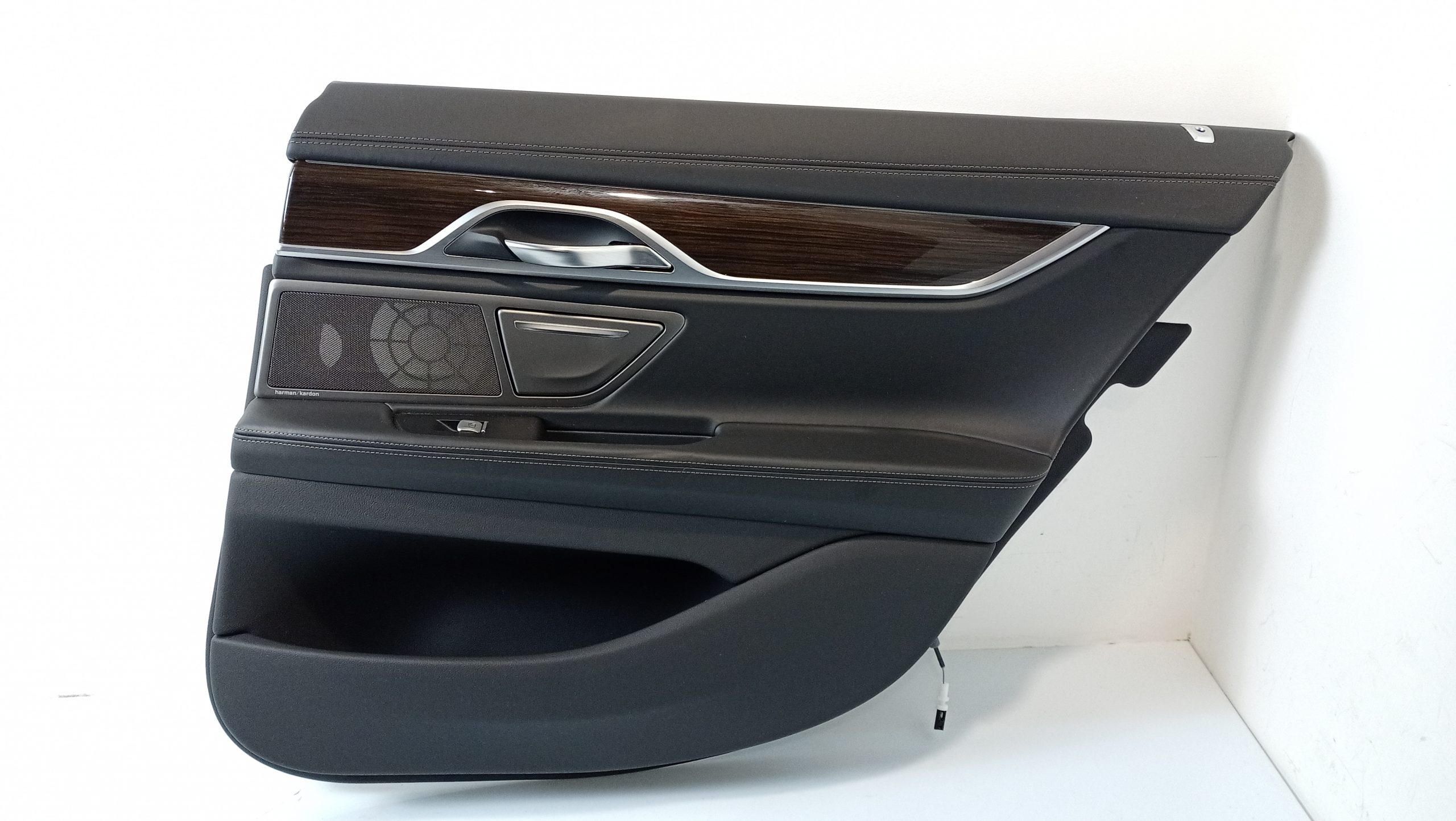 BMW 7 (G11 / G12) Rear door card panel trim