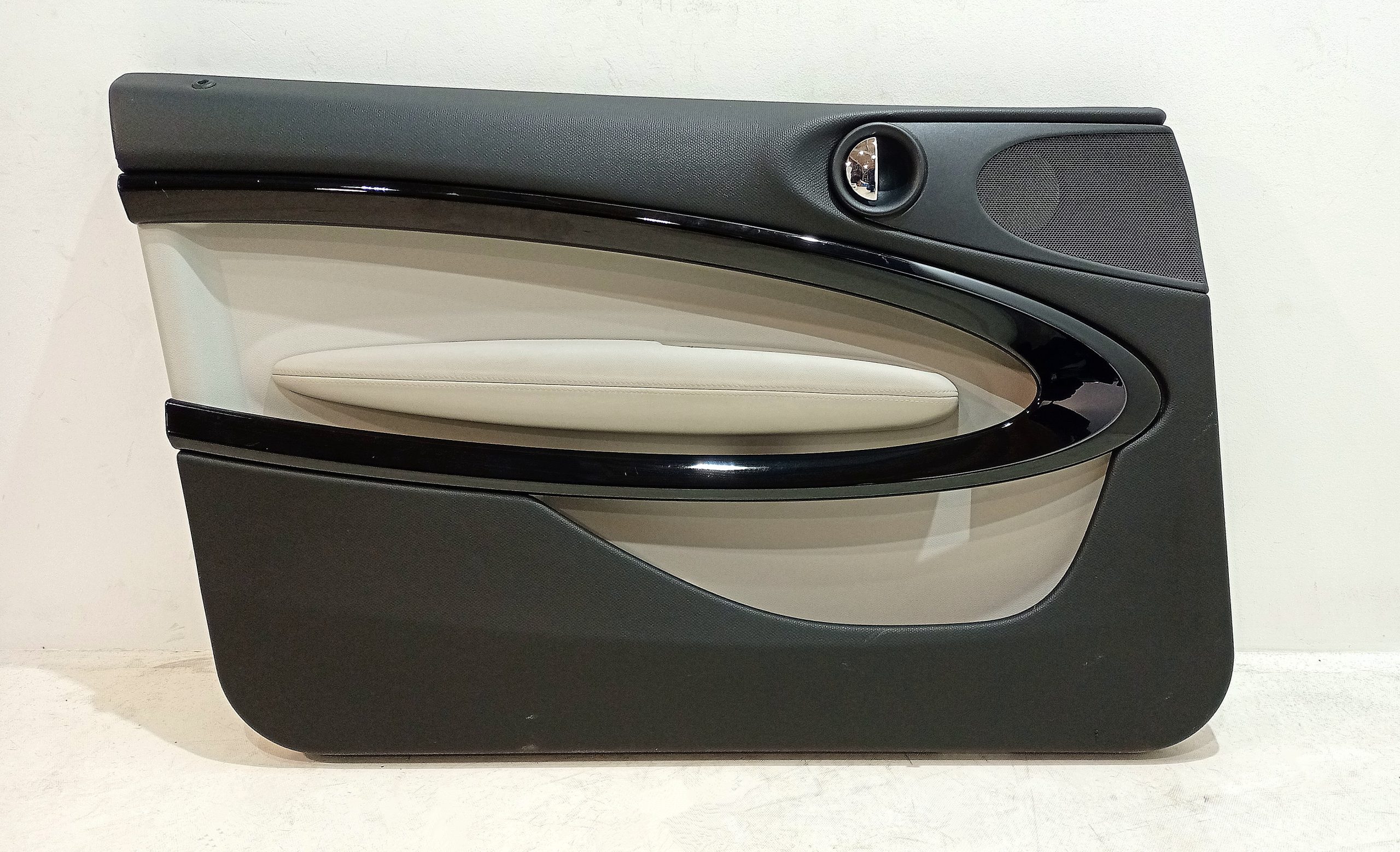 BMW 1 (F70) Front door card panel trim BMW MINI Paceman R61 Front door card panel trim...