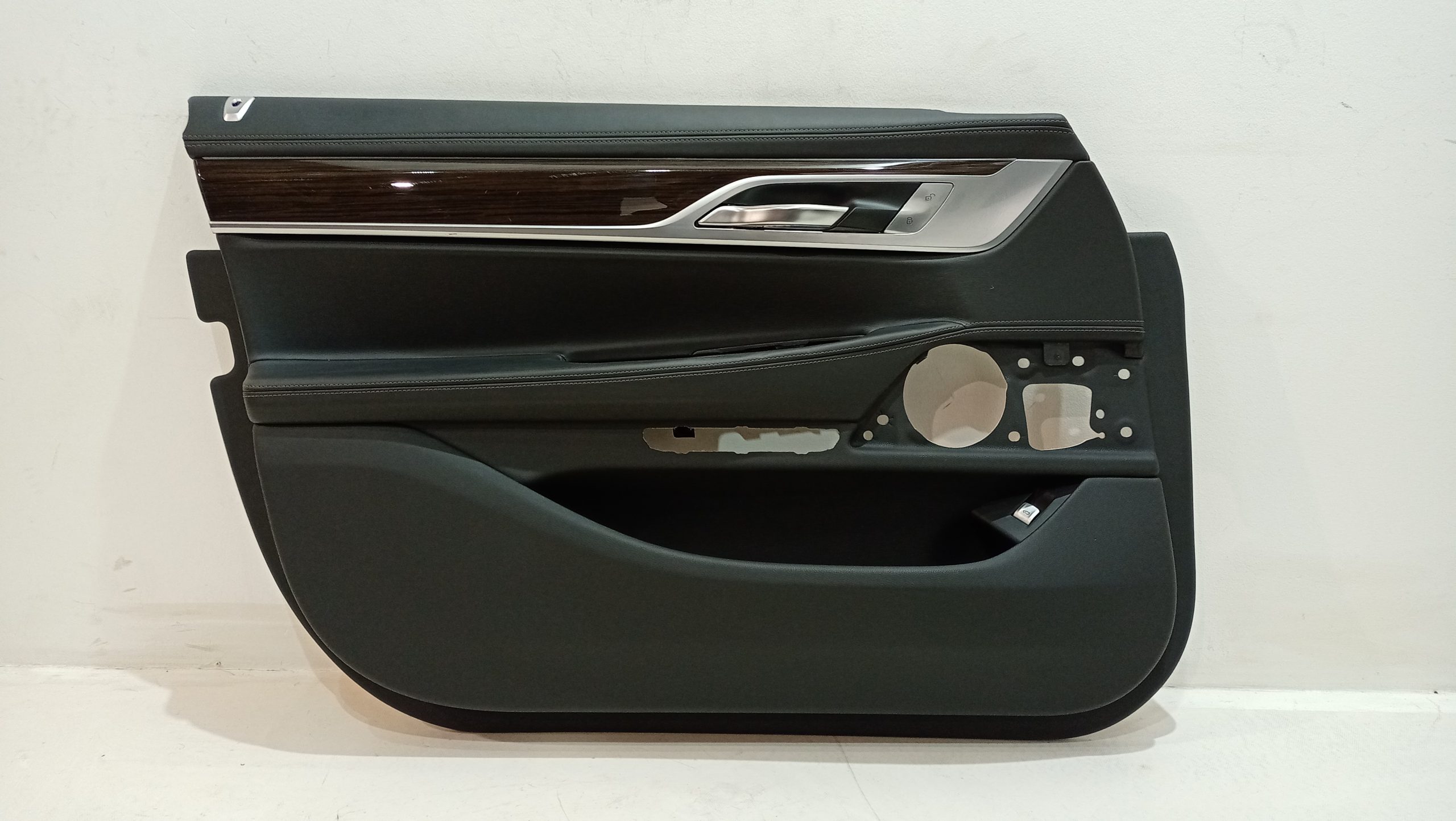 BMW 7 (G11 / G12) Front door card panel trim BMW 7 SERIES Front door card panel trim OEM 514...