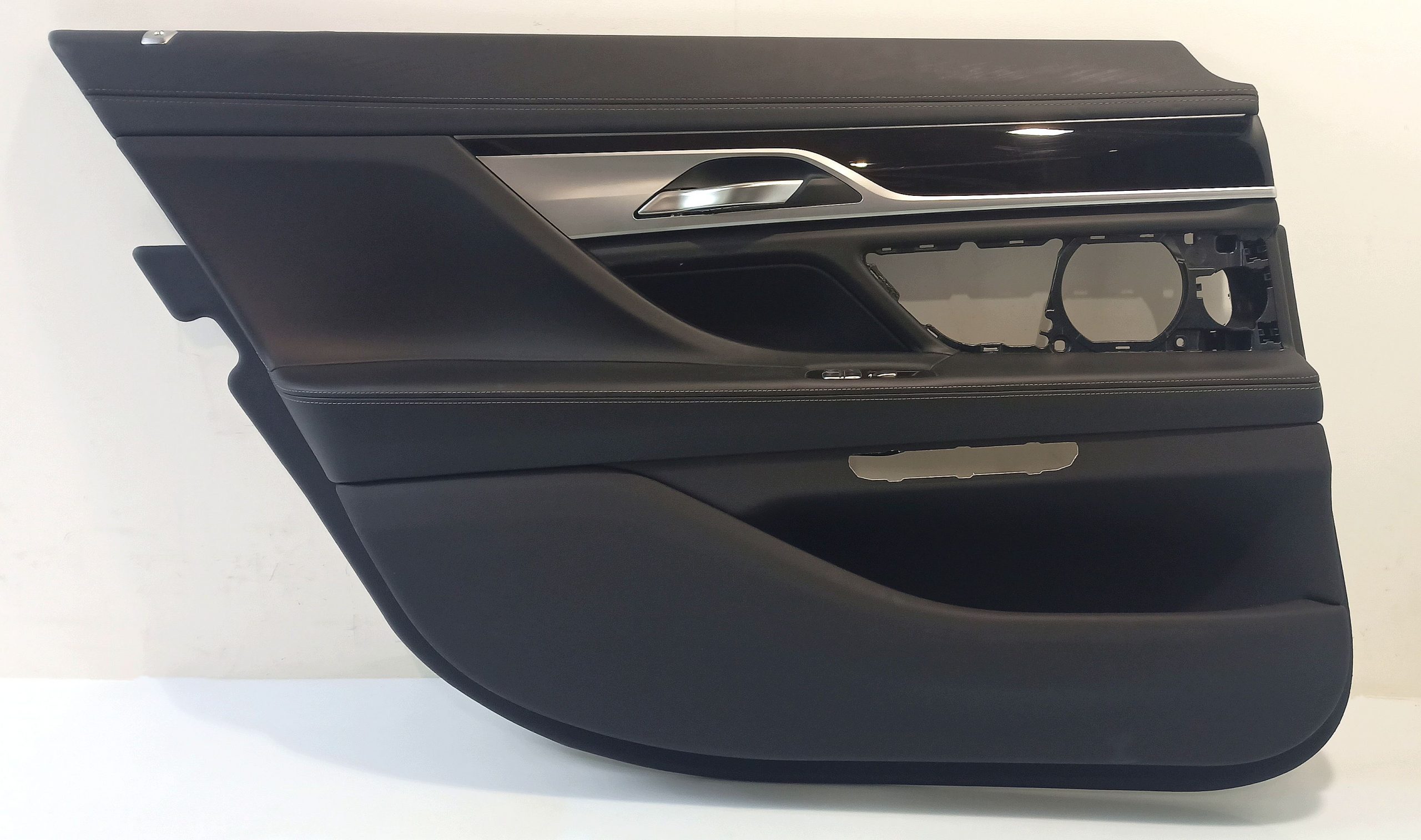 BMW 7 (G11 / G12) Rear door card panel trim BMW 7 SERIES Rear door card panel trim OEM 5142...