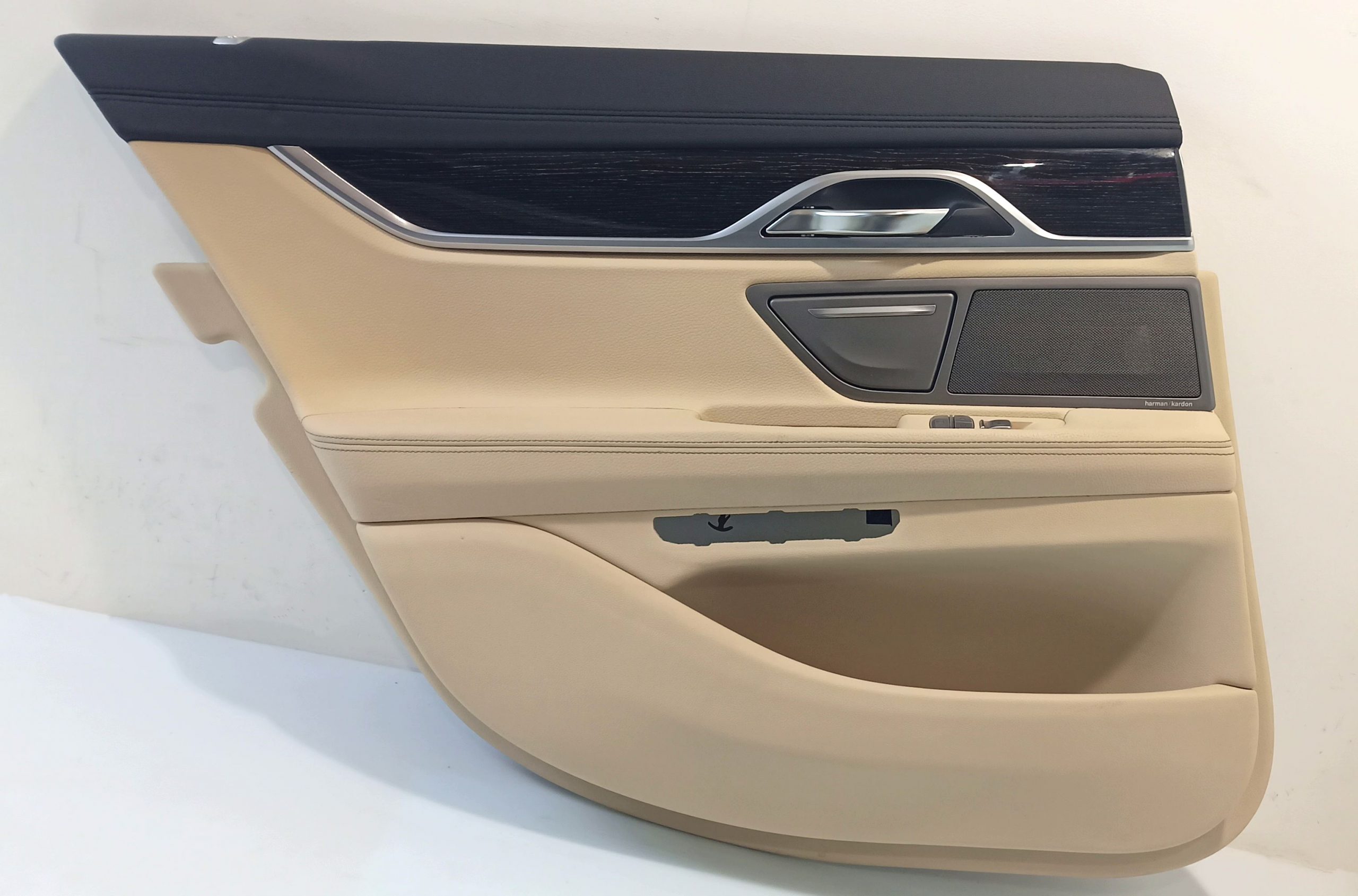 BMW 7 (G11 / G12) Rear door card panel trim BMW 7 SERIES Rear door card panel trim OEM 5142...