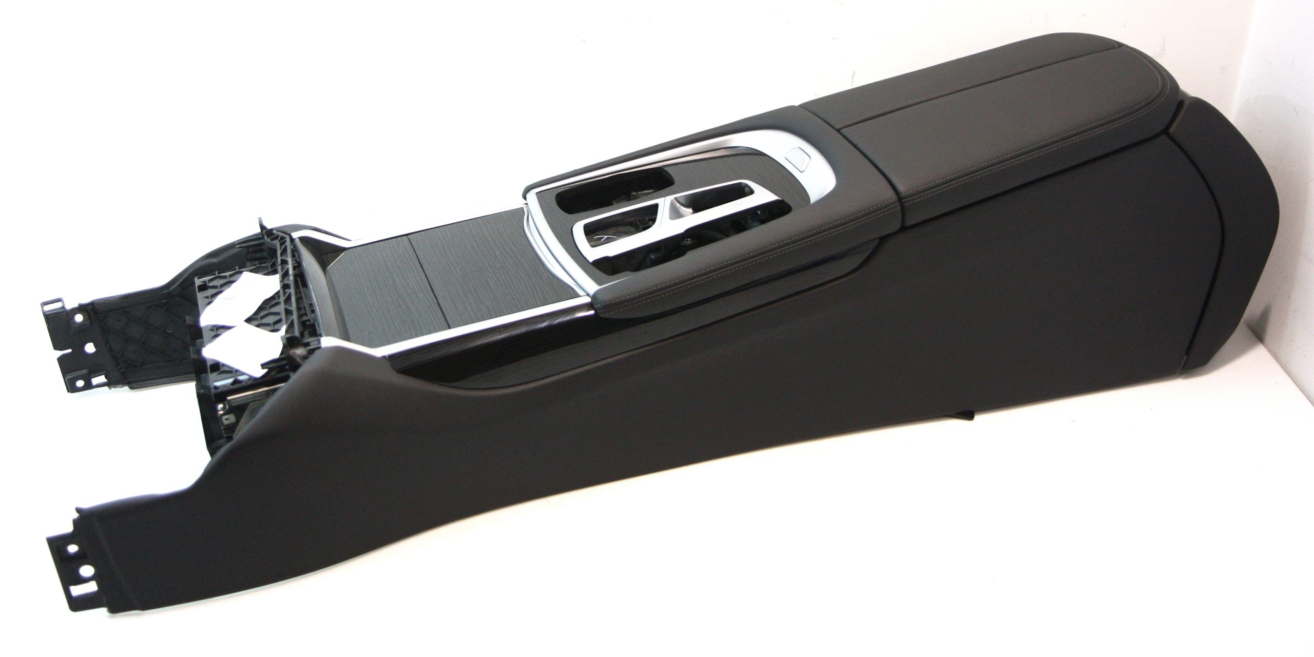 BMW 7 (G11 / G12) center console BMW 7 SERIES center Console OEM 51166993211

Pa...