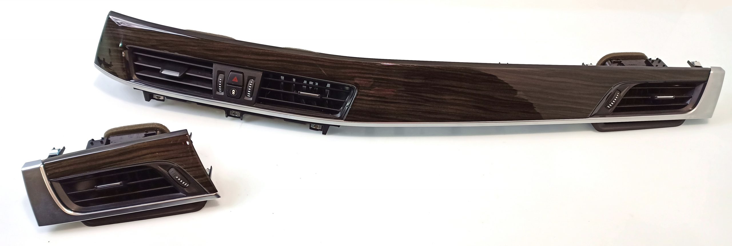 BMW X1 (F48) Dashboard Trim