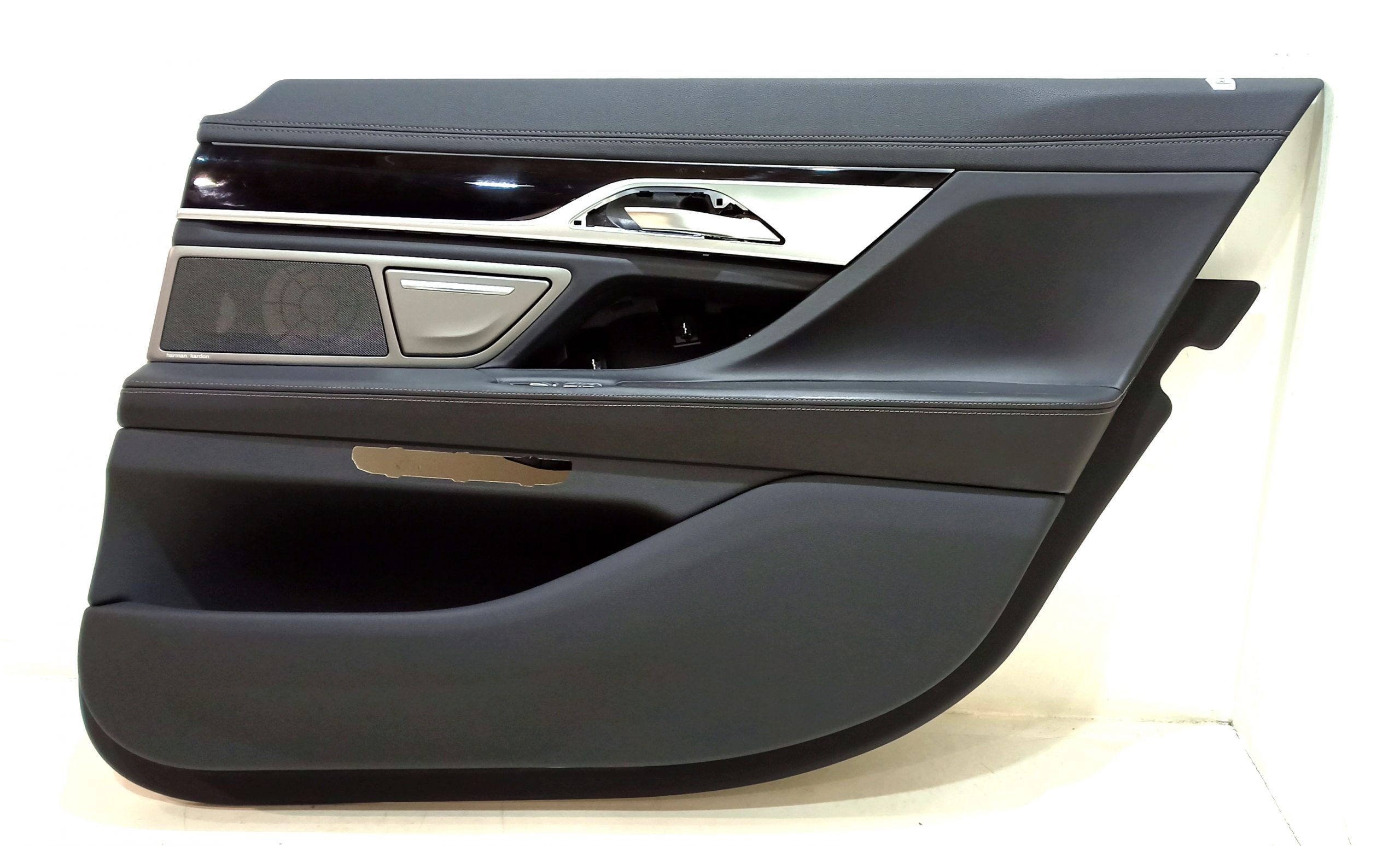 BMW 7 (G11 / G12) Rear door card panel trim