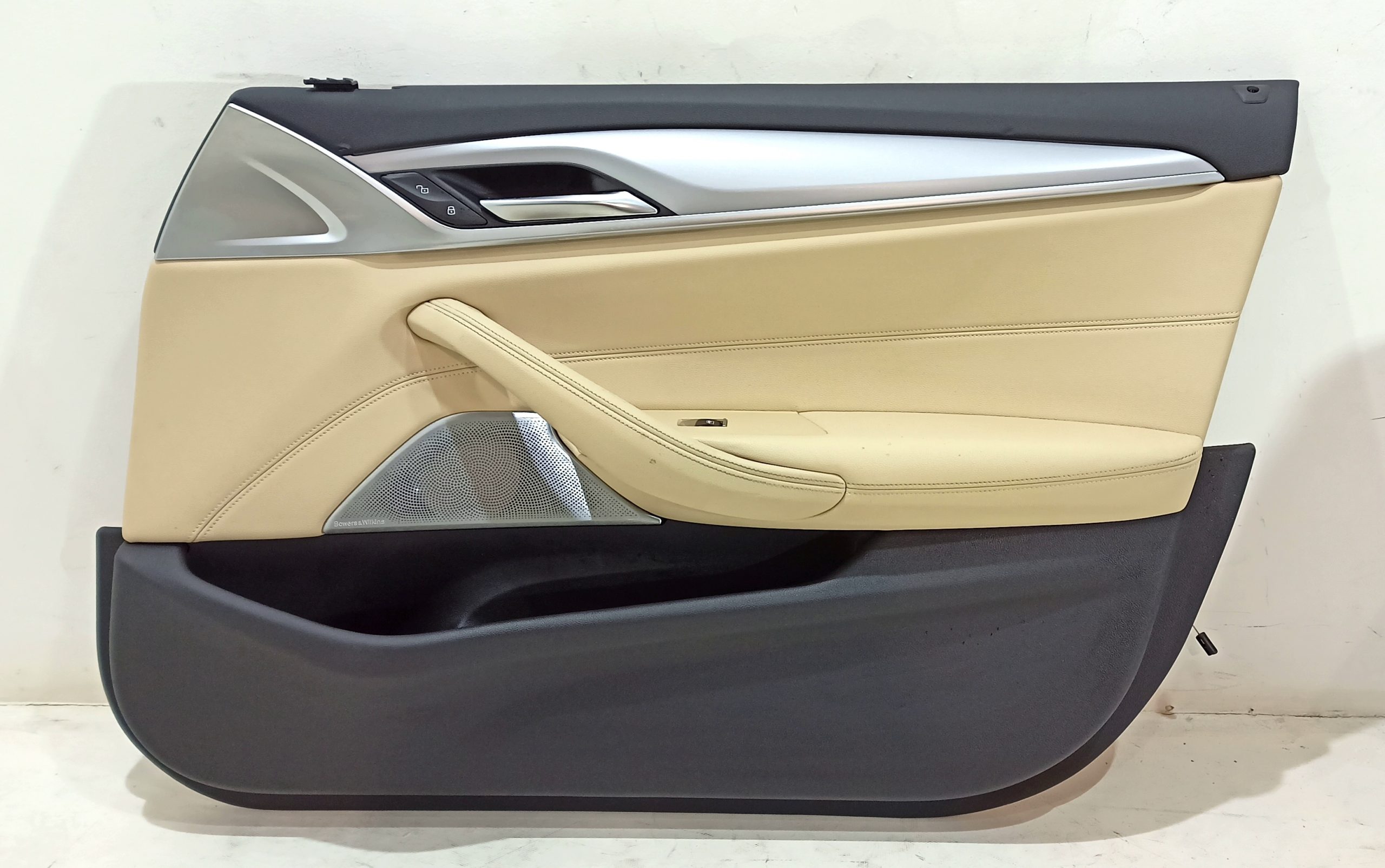 BMW 5 (G30 / G31) Front door card panel trim BMW 5 SERIES Front door card panel trim OEM 514...