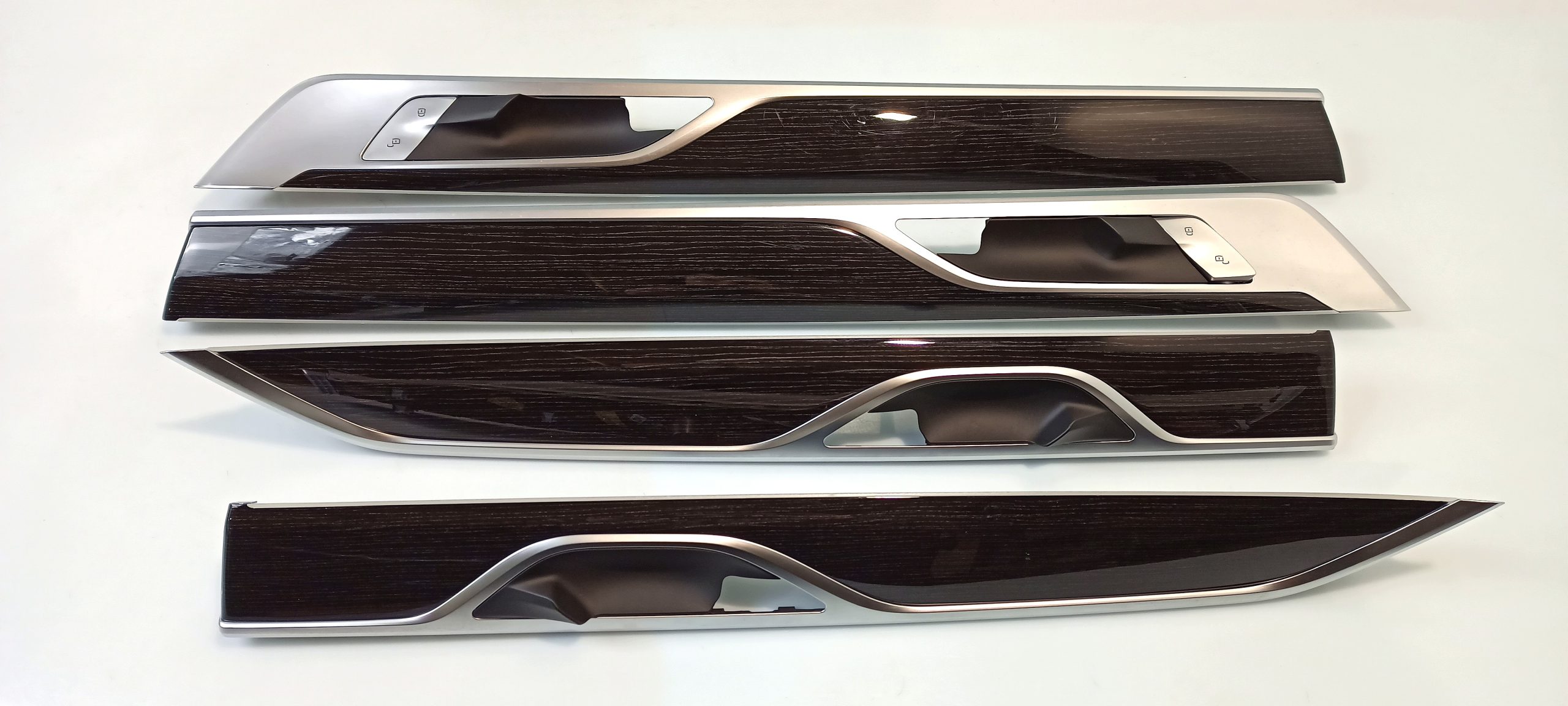 BMW 7 (G11 / G12) Front door trim bar