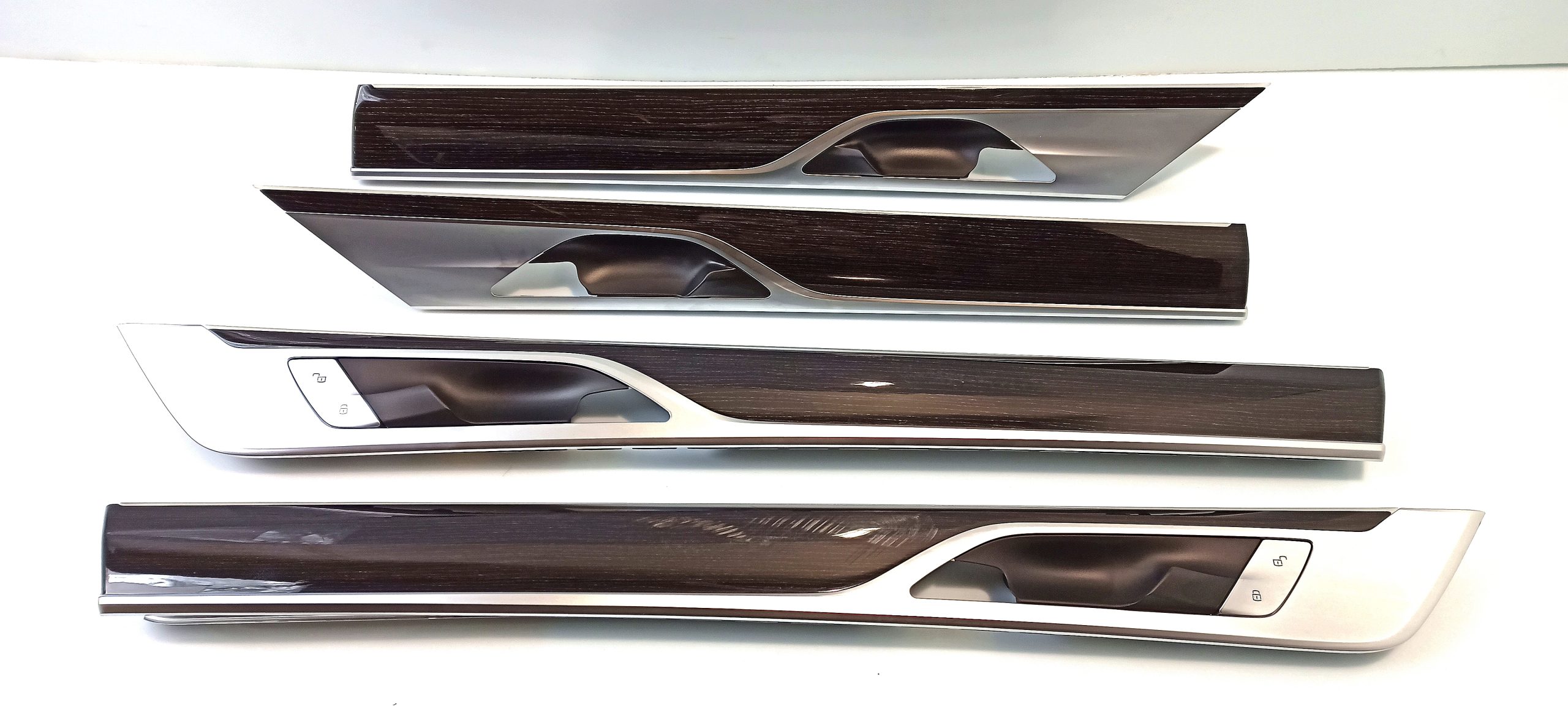 BMW 7 (G11 / G12) Front door trim bar
