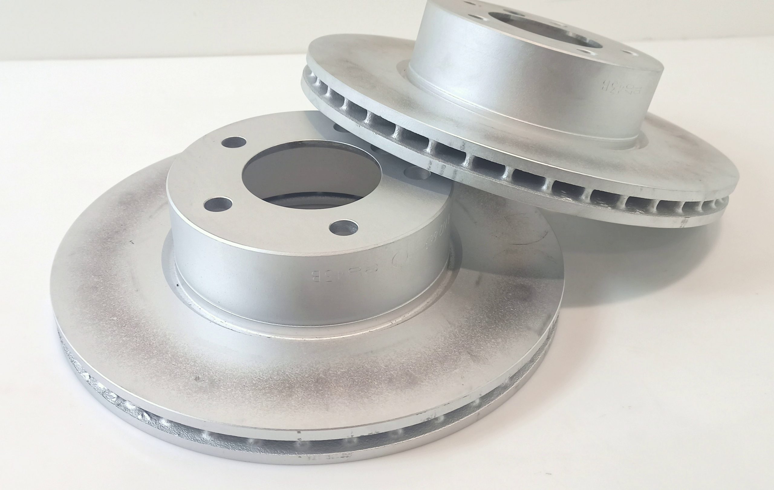 BMW 3 (E90 / E91 / E92 / E93) Front brake disc BMW 3 SERIES Front brake disc OEM 34116764643

...