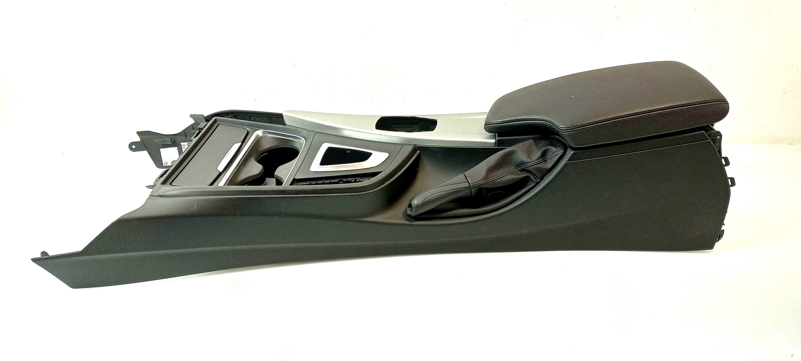 BMW 3 (F30 / F31) center console BMW 3 SERIES center Console OEM 51169218925

Pa...