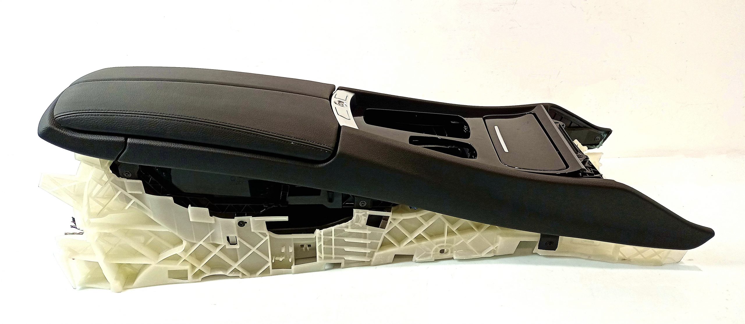 BMW 5 (F10 / F11) center console BMW 5 SERIES GT center Console OEM 51169142133
...