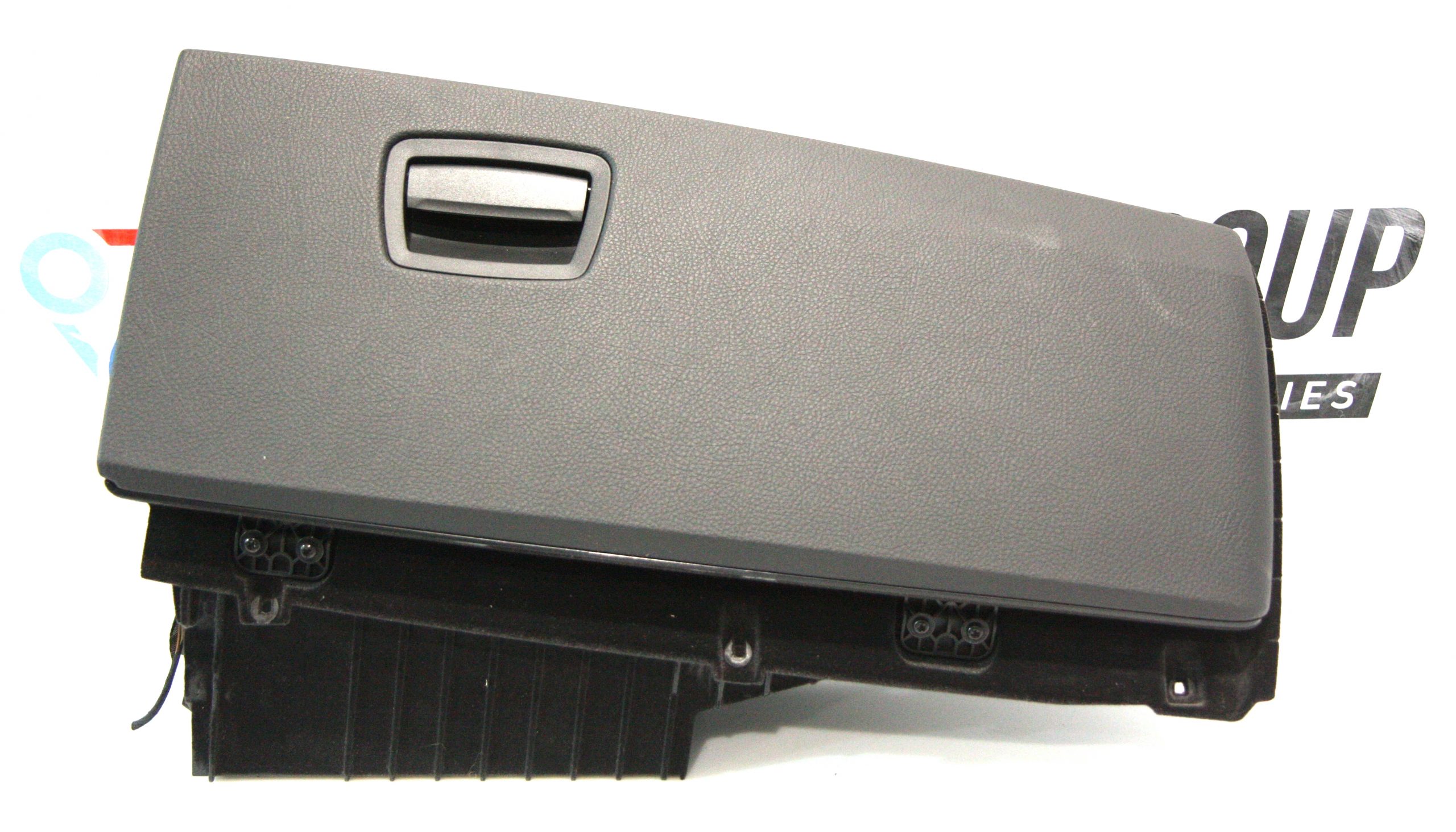 BMW 7 (G11 / G12) Glove box BMW 7 SERIES Glove box OEM 9112164

Part codes:...