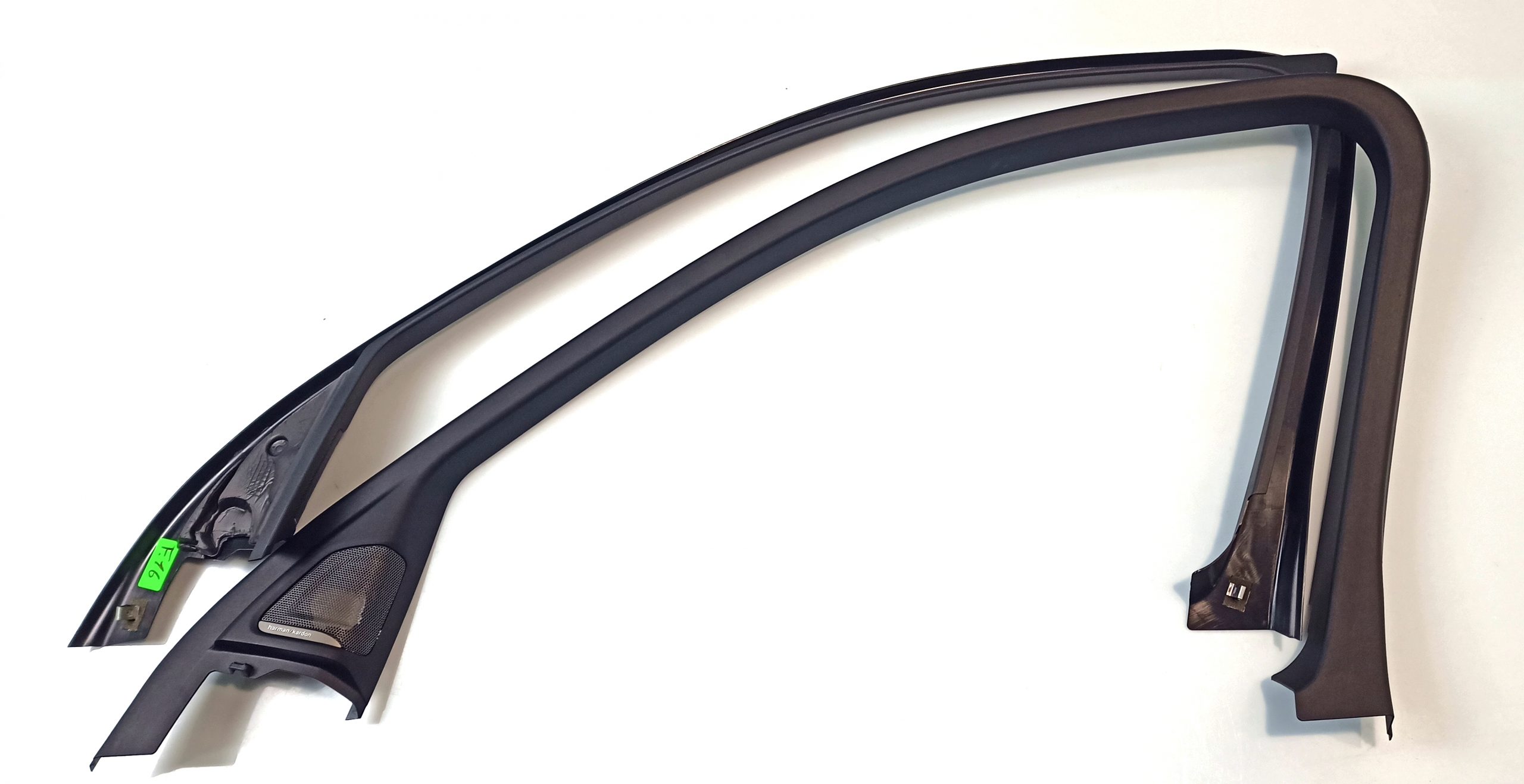 BMW X6 (F16) Front door glass trim molding BMW X6 Front door glass trim molding OEM 513373...
