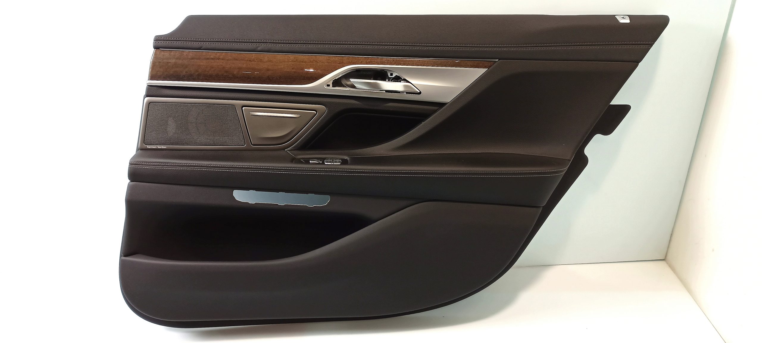 BMW 7 (G11 / G12) Rear door card panel trim BMW 7 SERIES Rear door card panel trim OEM 5142...
