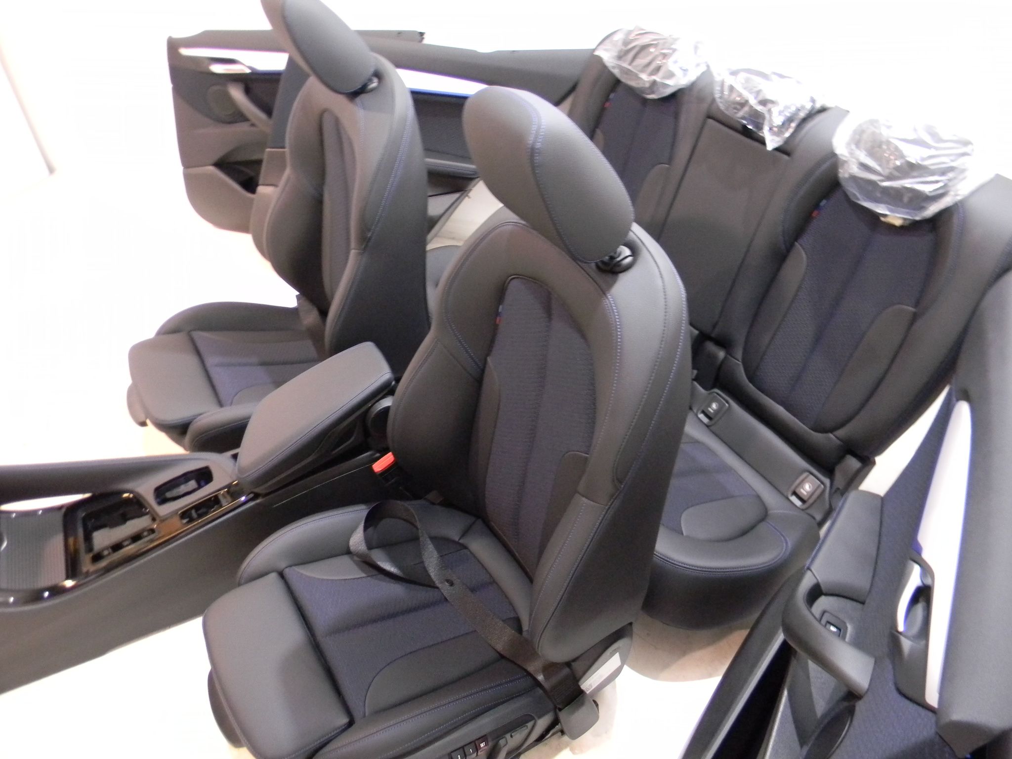 BMW X2 (F39) Seat Set BMW X2 F39 Seat Set OEM 5V09276

Part codes: 5V...