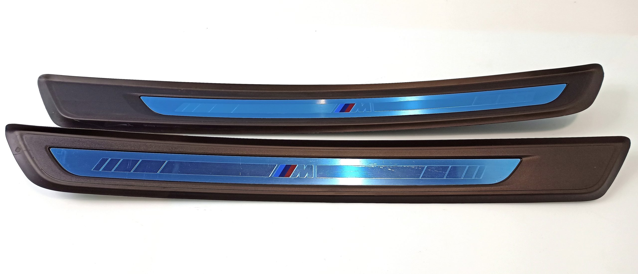 BMW Z4 (E89) Front sill trim cover BMW Z4 Front sill trim cover OEM 51477429631

P...