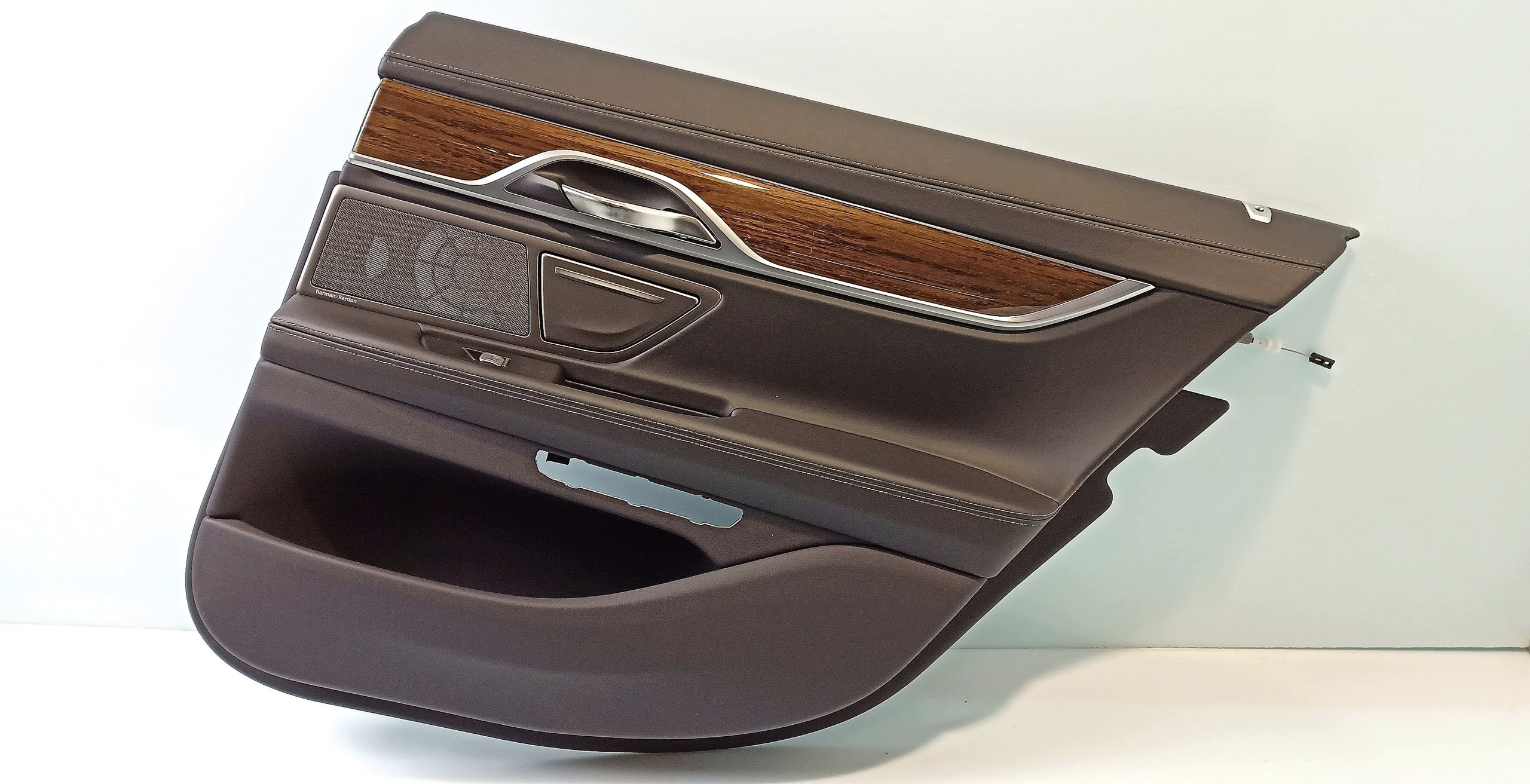 BMW 7 (G11 / G12) Rear door card panel trim BMW 7 SERIES Rear door card panel trim OEM 5142...