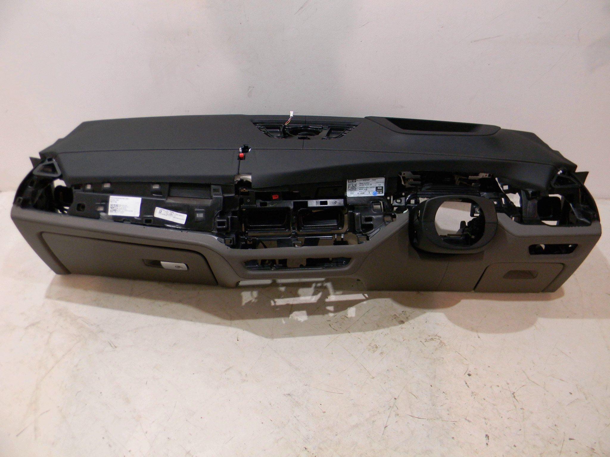 BMW X6 (G06) Dashboard BMW X6 Dashboard OEM 51457872944

Part codes: 5...