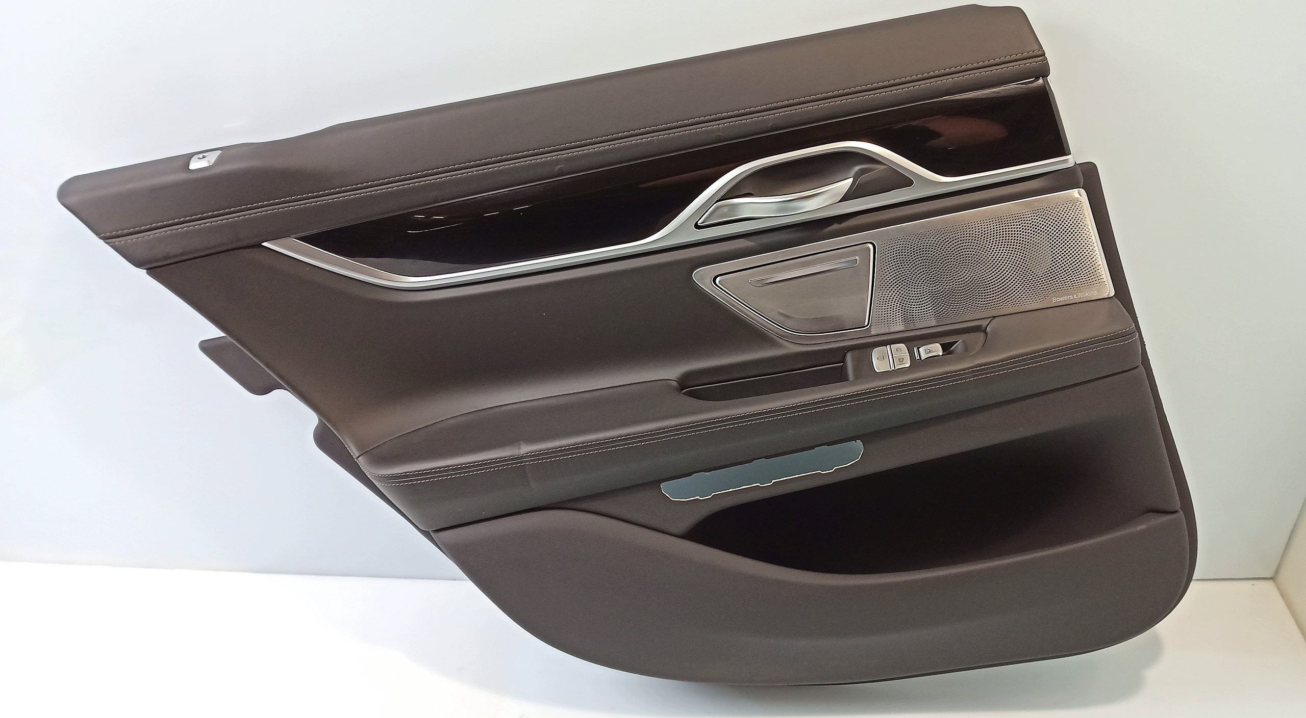 BMW 7 (G11 / G12) Rear door card panel trim BMW 7 SERIES Rear door card panel trim OEM 5142...