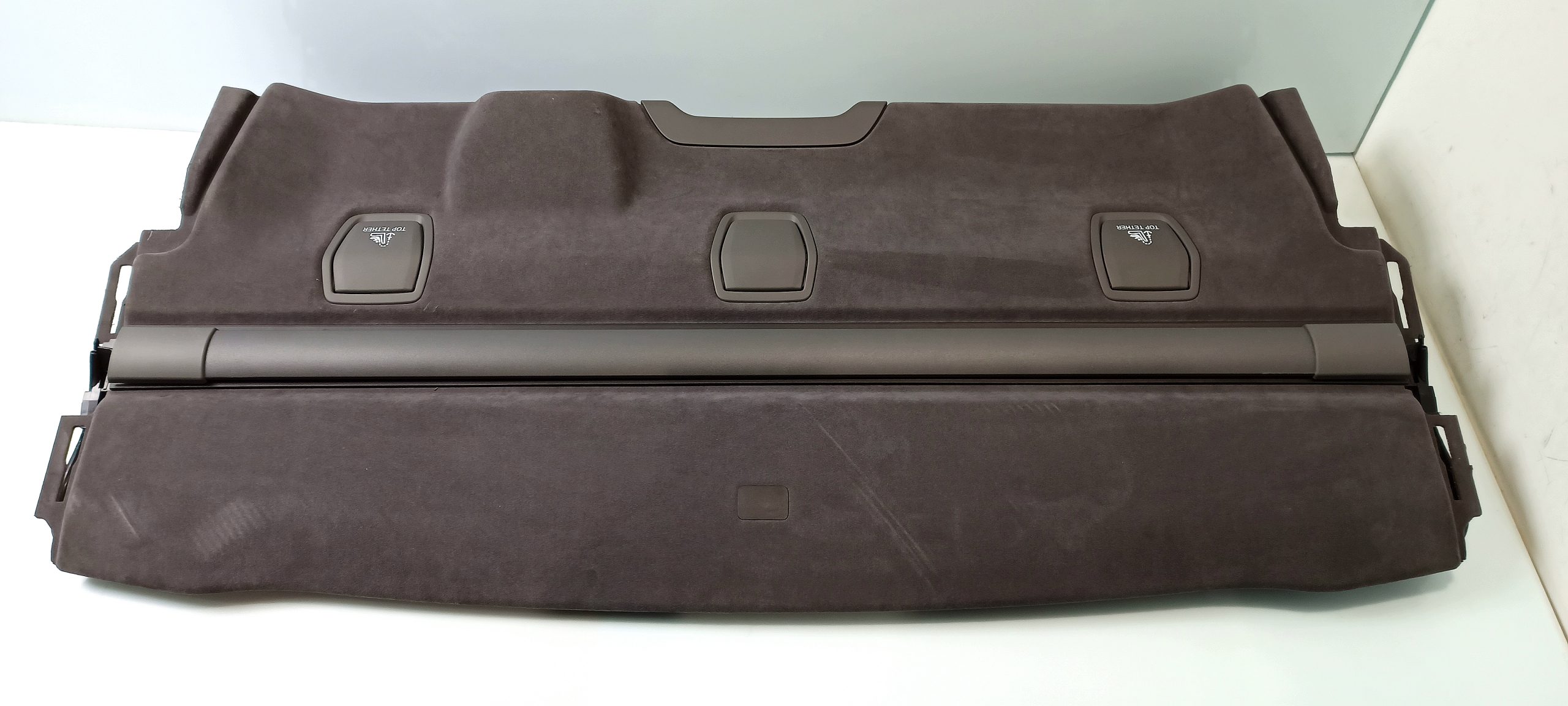 BMW 7 / i7 (G70) Parcel shelf BMW 7' G70 Parcel shelf OEM 51467885046

Part c...