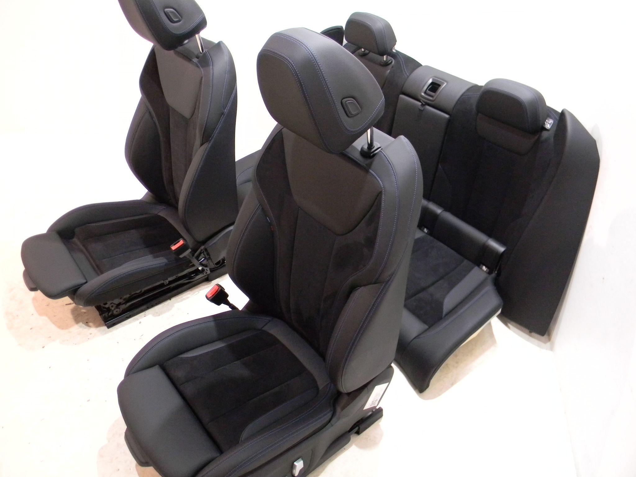 BMW 2 (G42) Seat Set BMW 2' G42 Seat Set OEM 8B66920

Part codes: 8B...