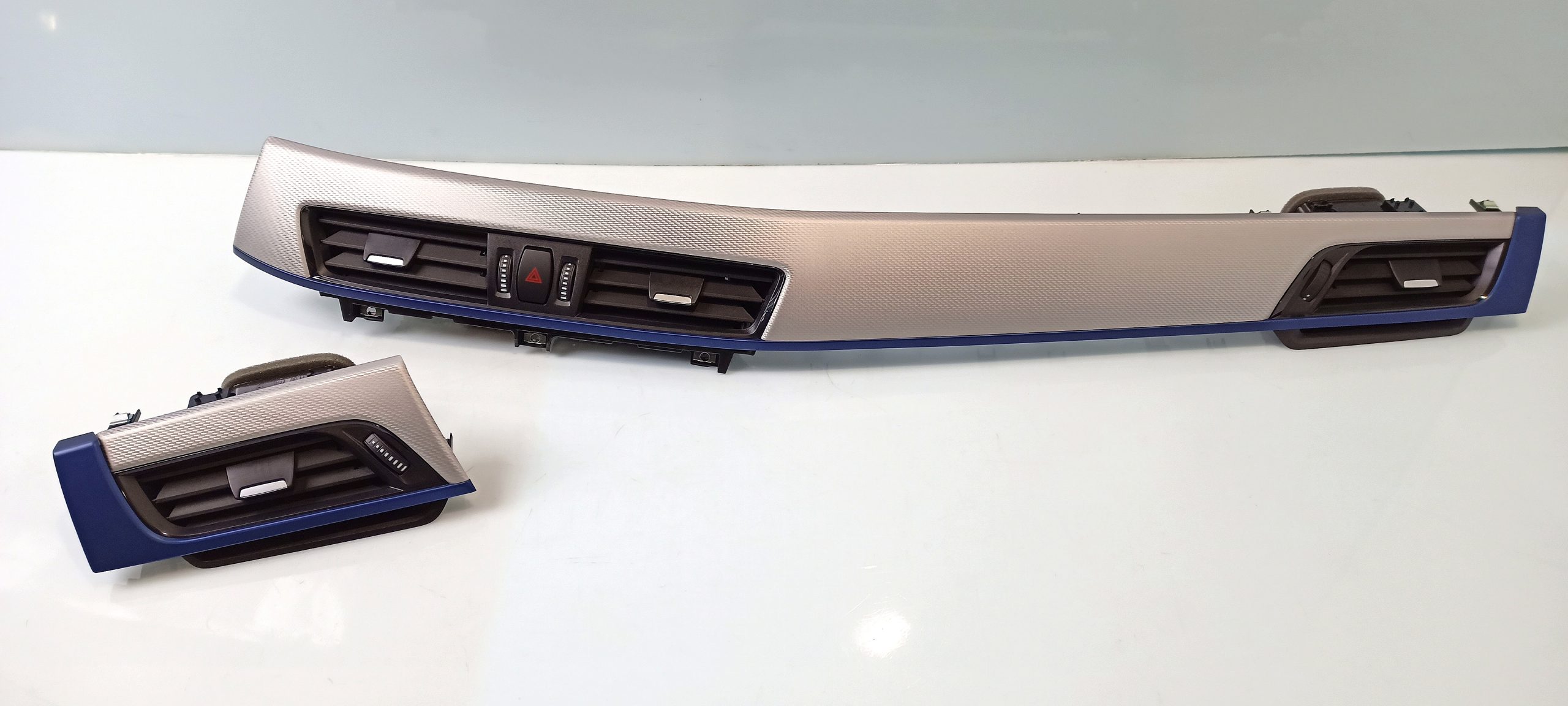 BMW X1 (F48) Dashboard Trim