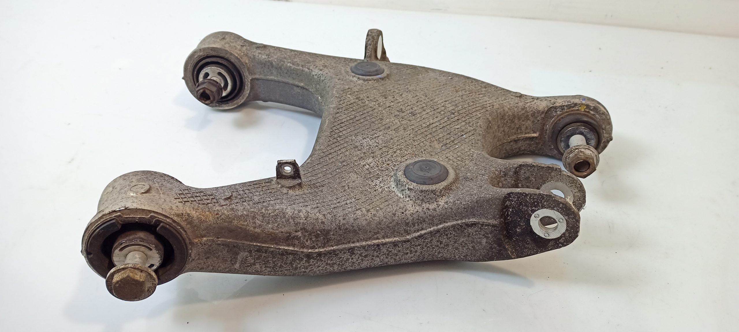 BMW 5 (F10 / F11) Rear upper control arm/wishbone BMW 5 SERIES Rear upper control arm/wishbone OE...