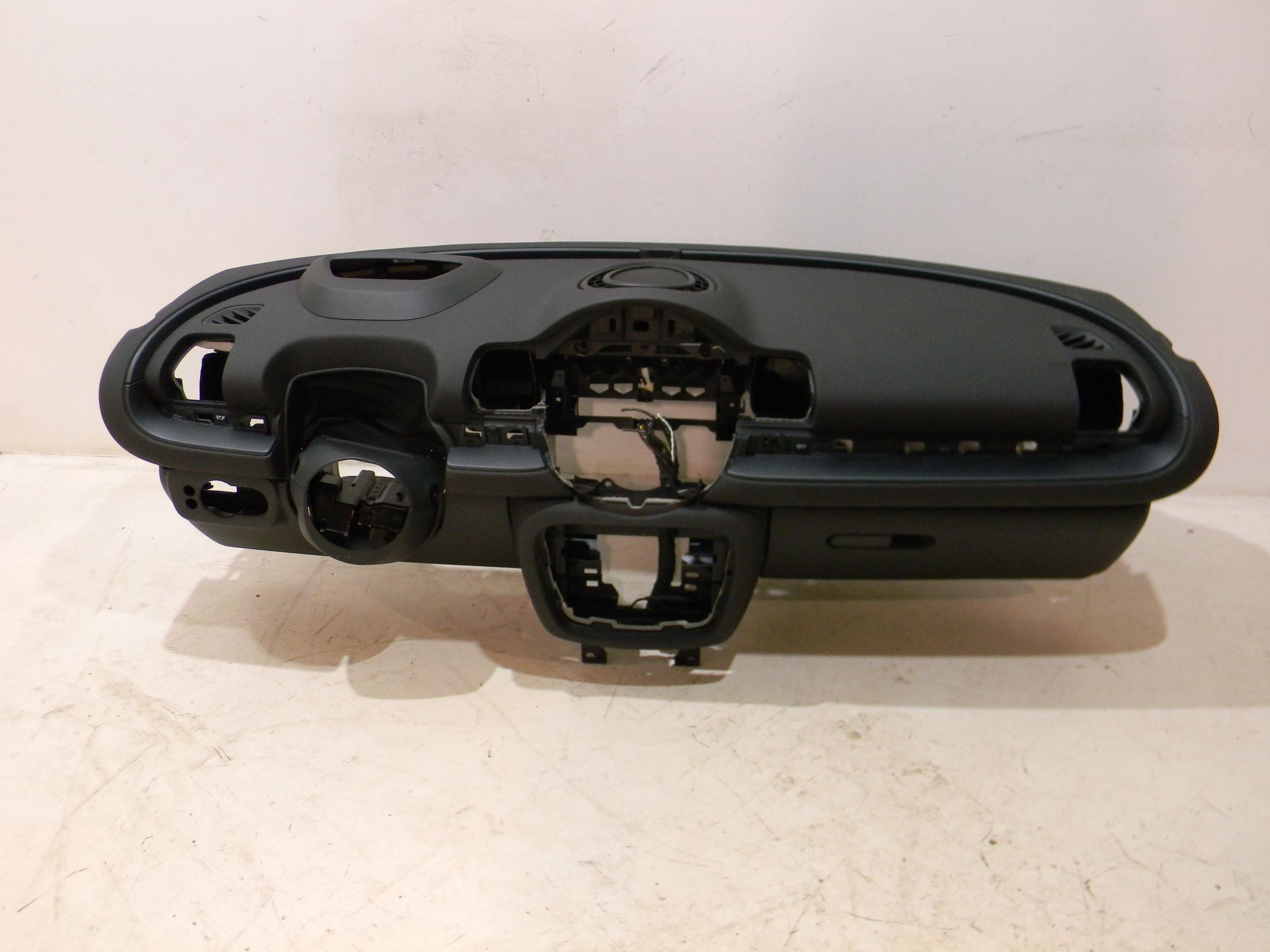 BMW 5 / i5 (G60 / G61) Dashboard BMW MINI Clubman F54 Dashboard OEM 2P99525

Par...