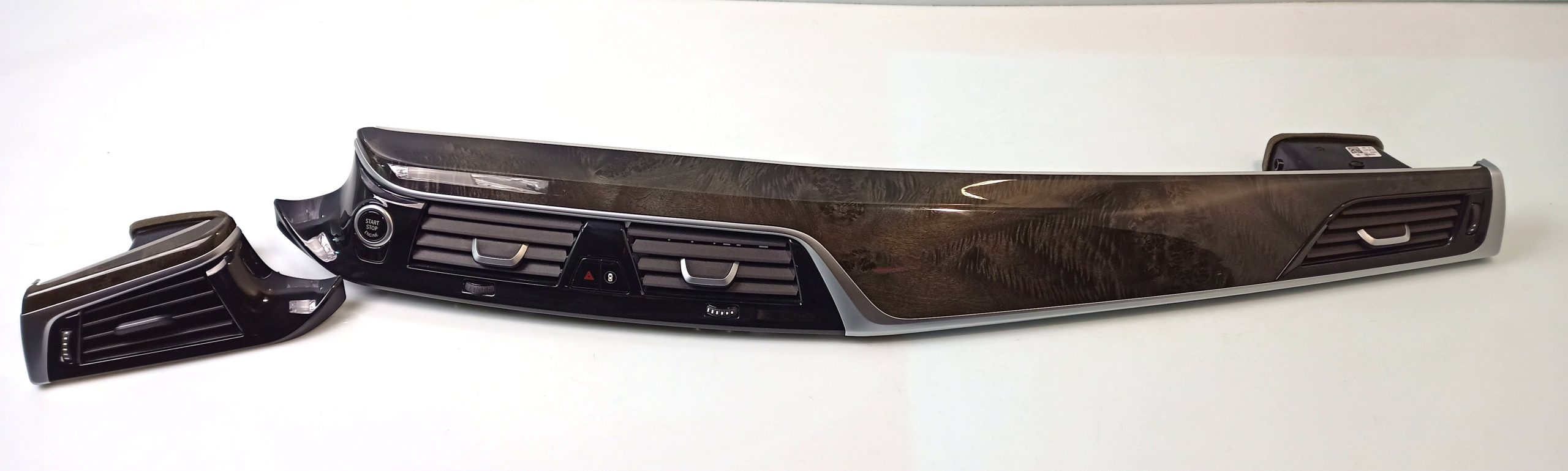 BMW 5 (G30 / G31) Dashboard Trim BMW 5 SERIES Dashboard Trim OEM 51417948012

Pa...