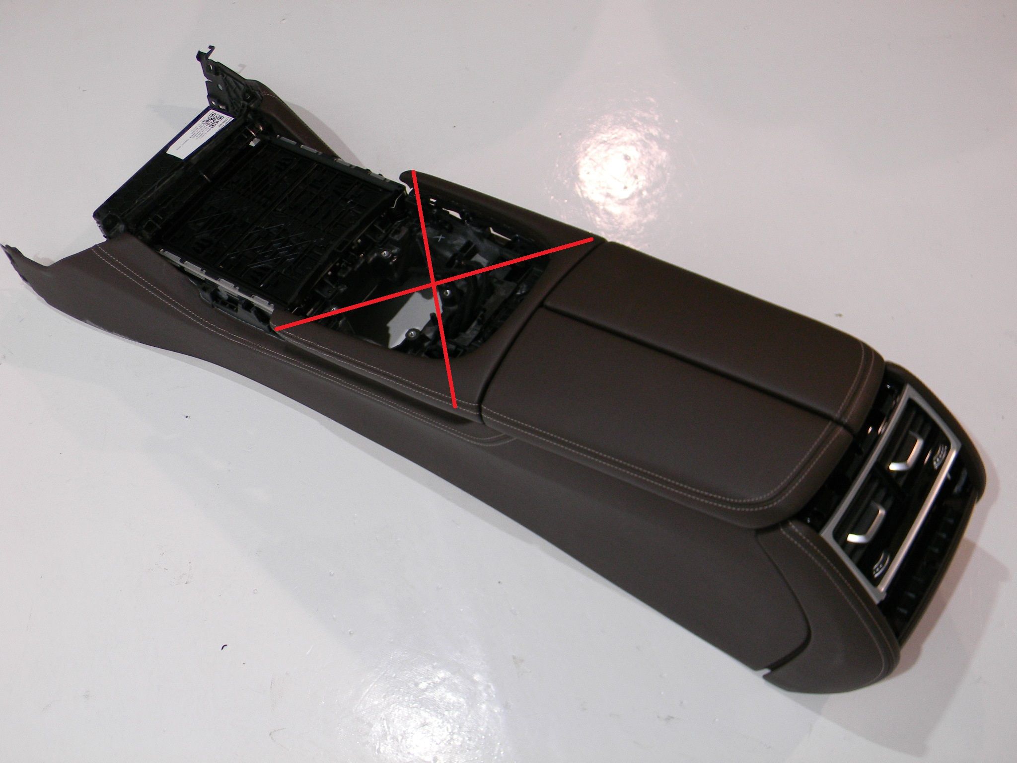 BMW 7 (G11 / G12) подлокотник BMW 7 SERIES Armrest OEM 51166843413

Part code...
