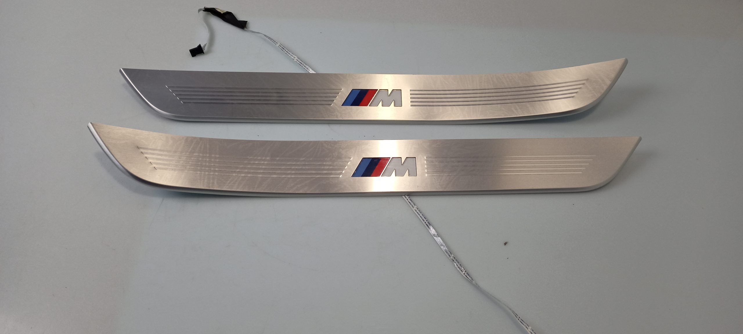 BMW 7 (G11 / G12) Front sill trim cover BMW 7 SERIES Front sill trim cover OEM 51478061...