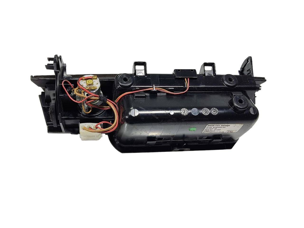 BMW 7 (G11 / G12) Car ashtray BMW 7 SERIES Car ashtray

Generation: 7 SERIES ...