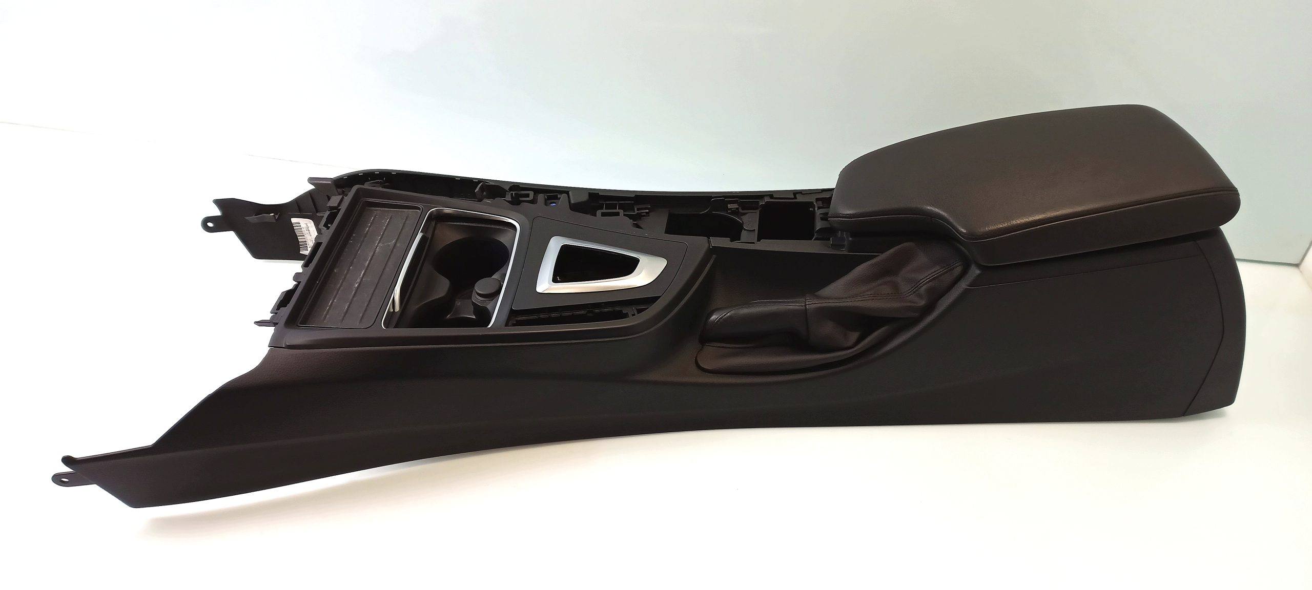 BMW 3 (F30 / F31) center console BMW 3 SERIES center Console OEM 51169234131

Pa...