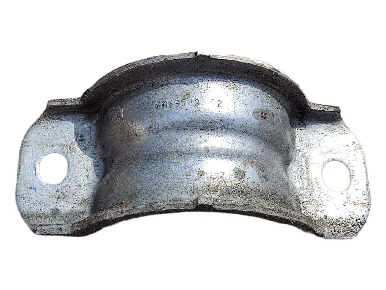BMW X5 (F15) Sway bar bush bracket, rear BMW X5 Sway bar bush bracket, rear OEM 37116771...